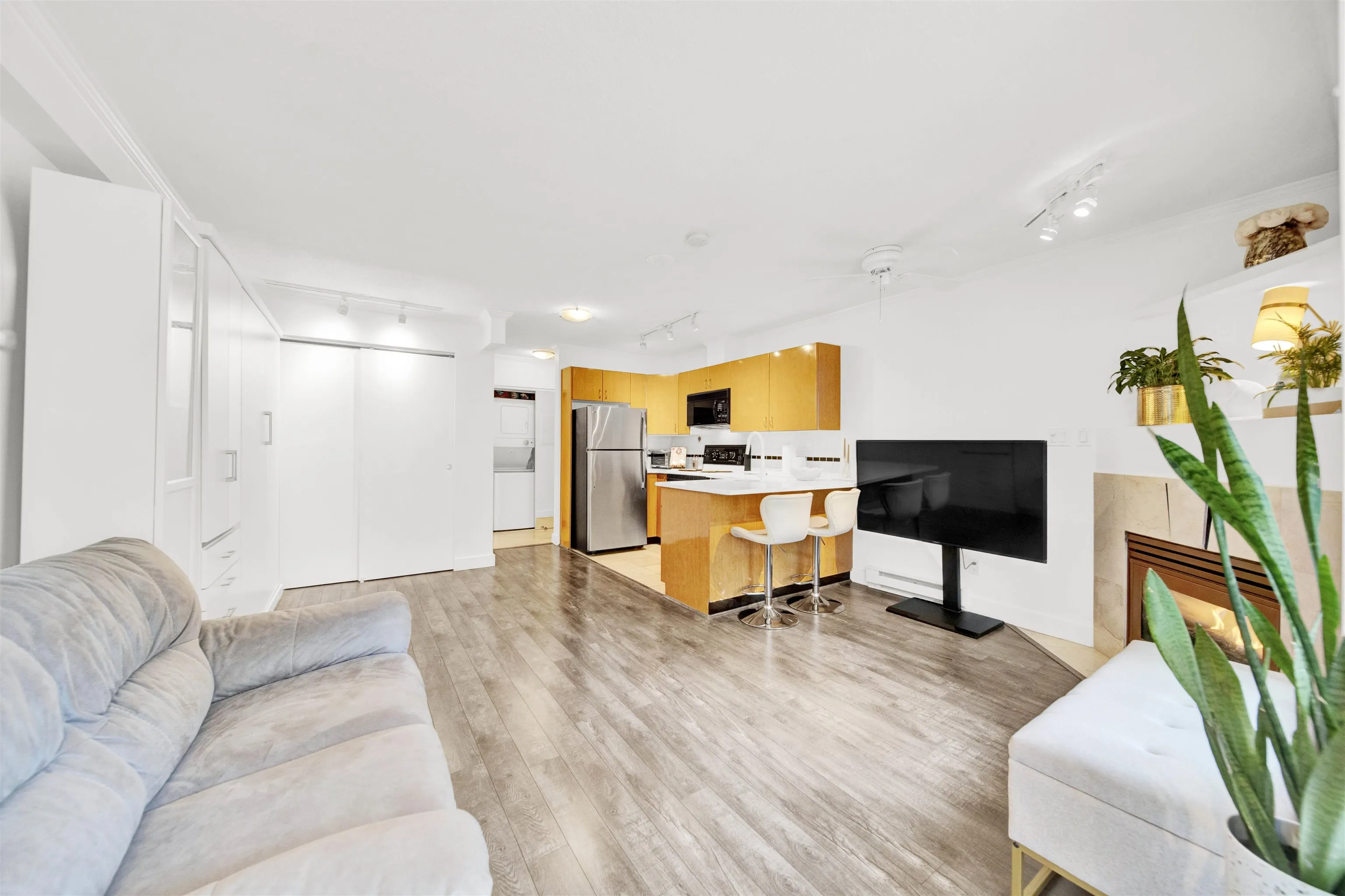 510 939 Homer Street