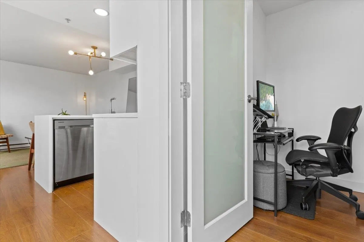 37 Keefer Place