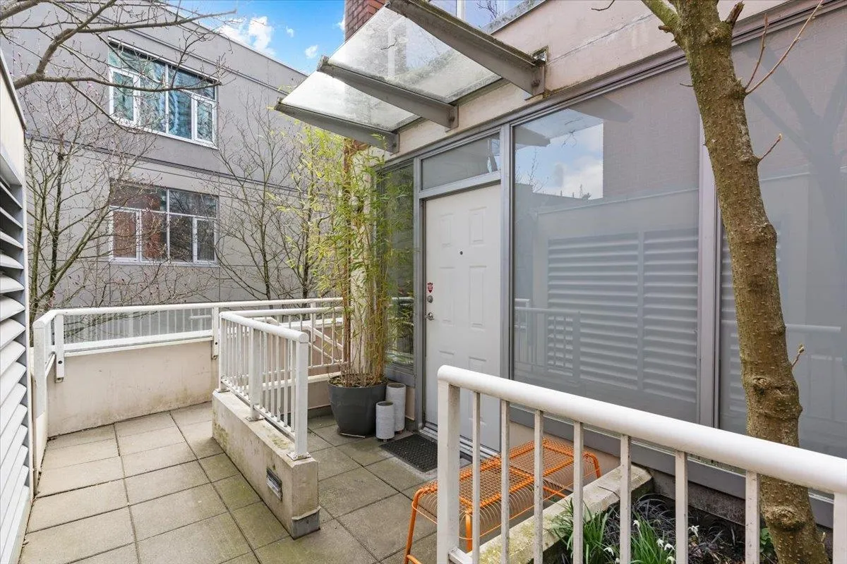 37 Keefer Place