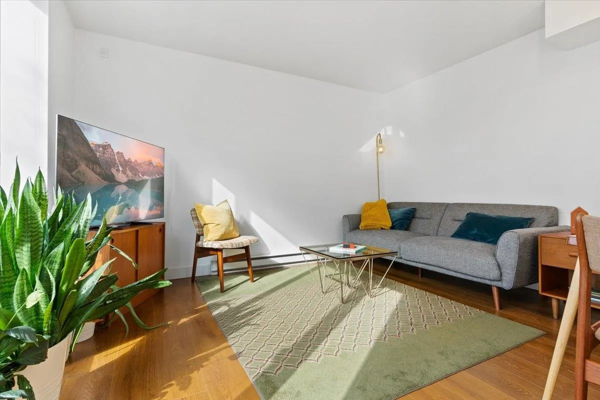 37 Keefer Place