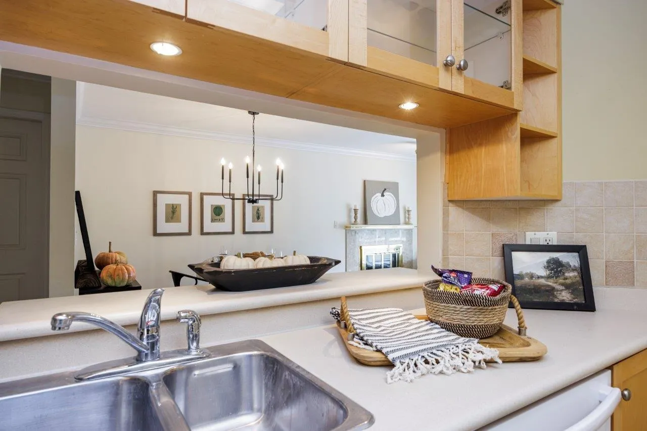 17 2150 Marine Drive