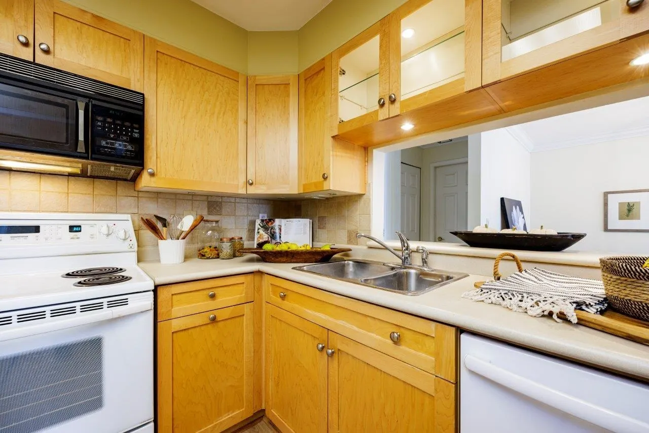 17 2150 Marine Drive