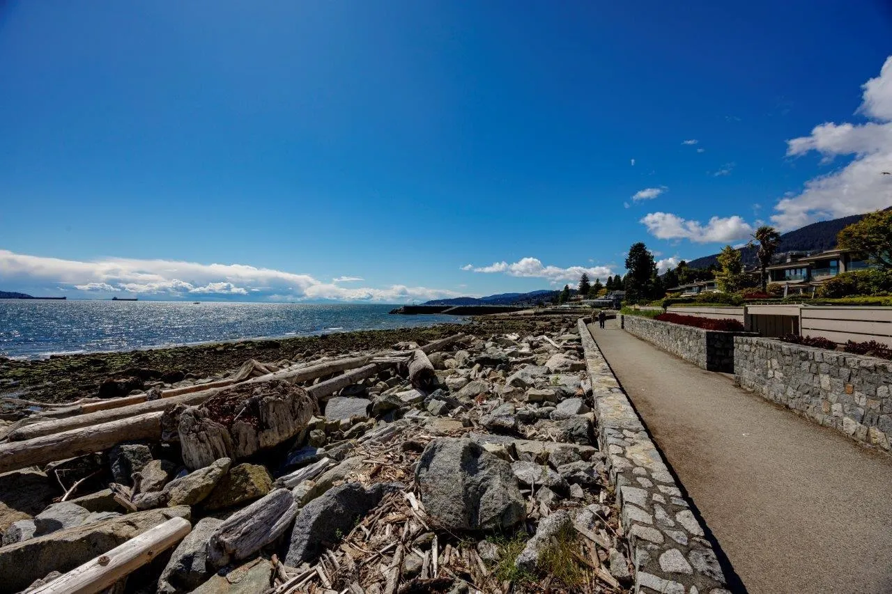 17 2150 Marine Drive