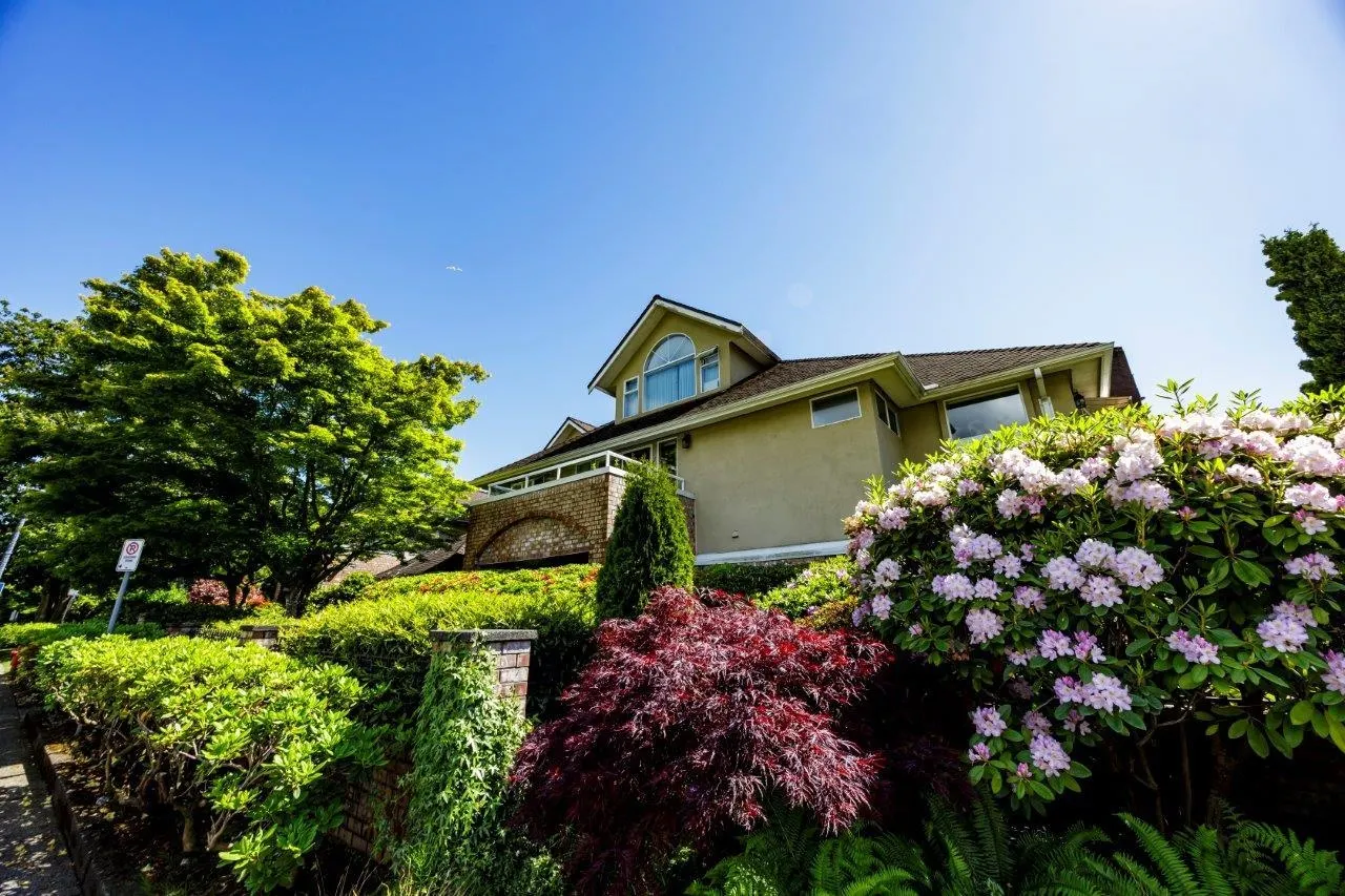 17 2150 Marine Drive