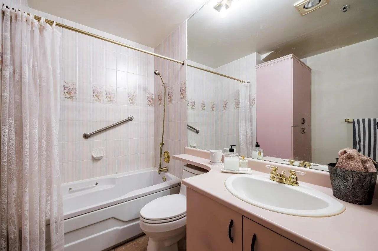 17 2150 Marine Drive