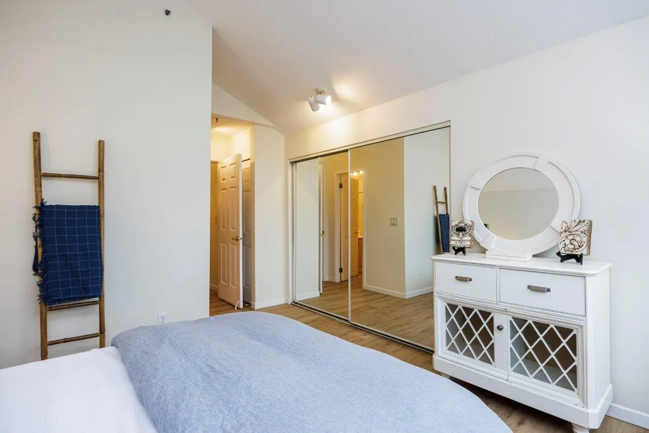 17 2150 Marine Drive