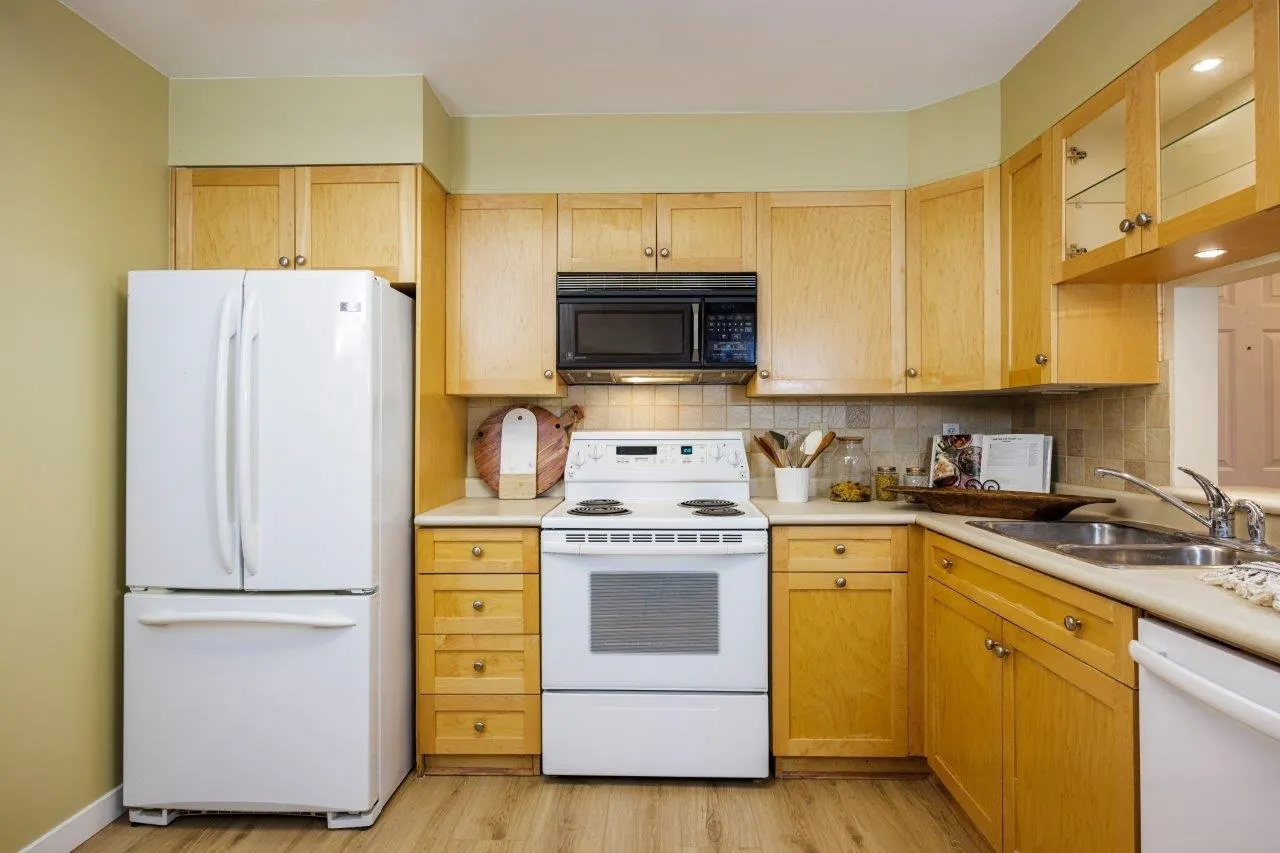 17 2150 Marine Drive