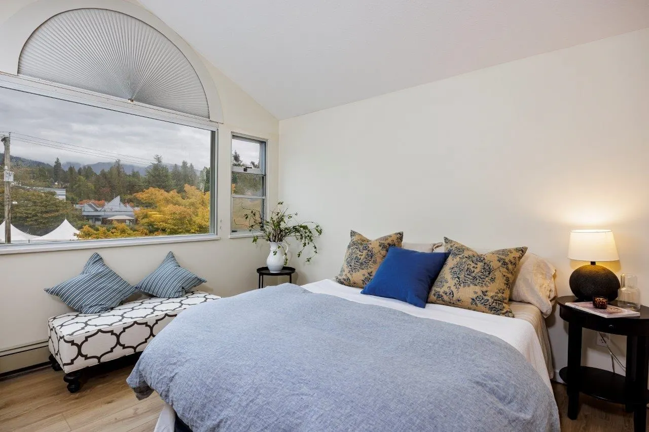 17 2150 Marine Drive