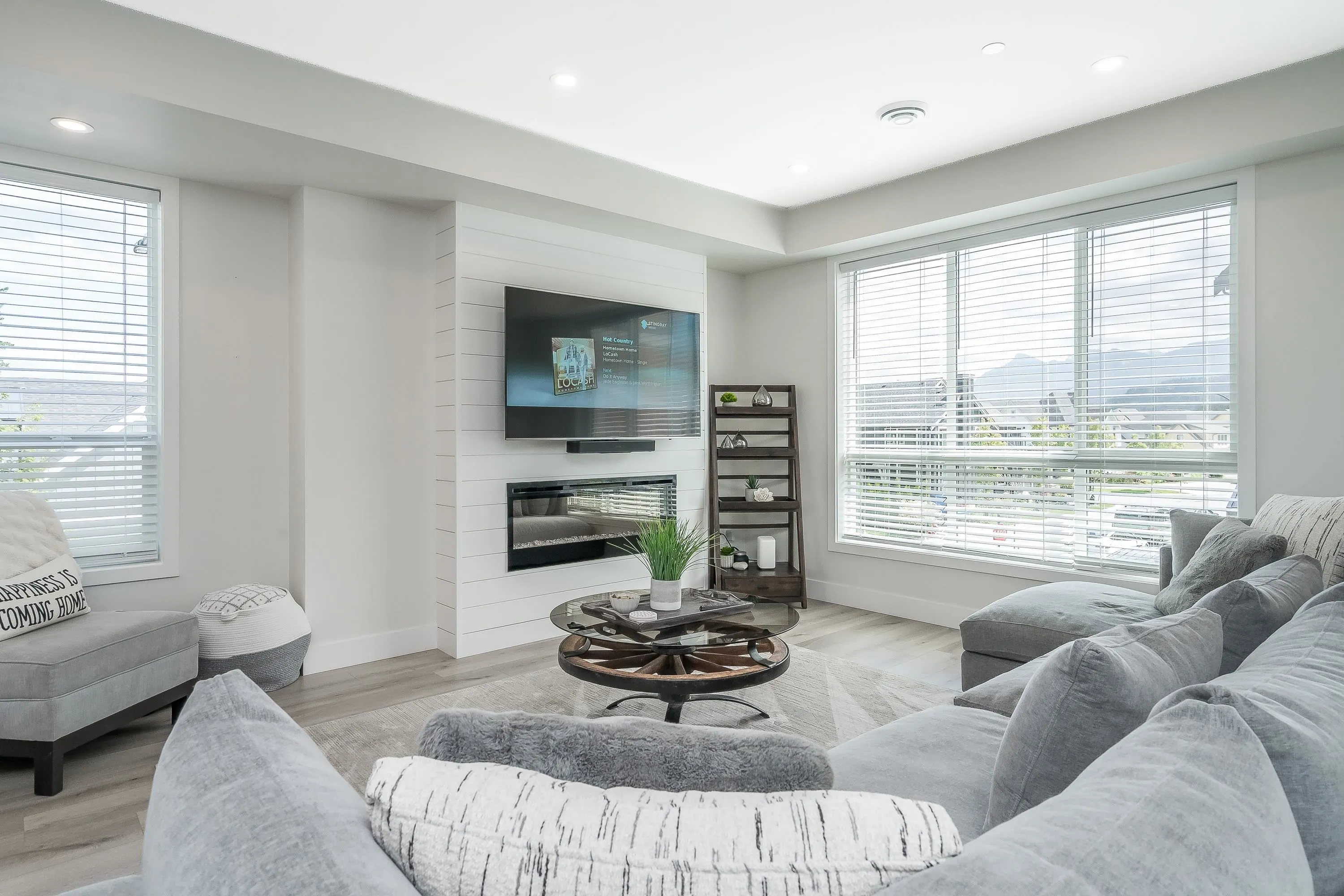 159 46211 Promontory Road