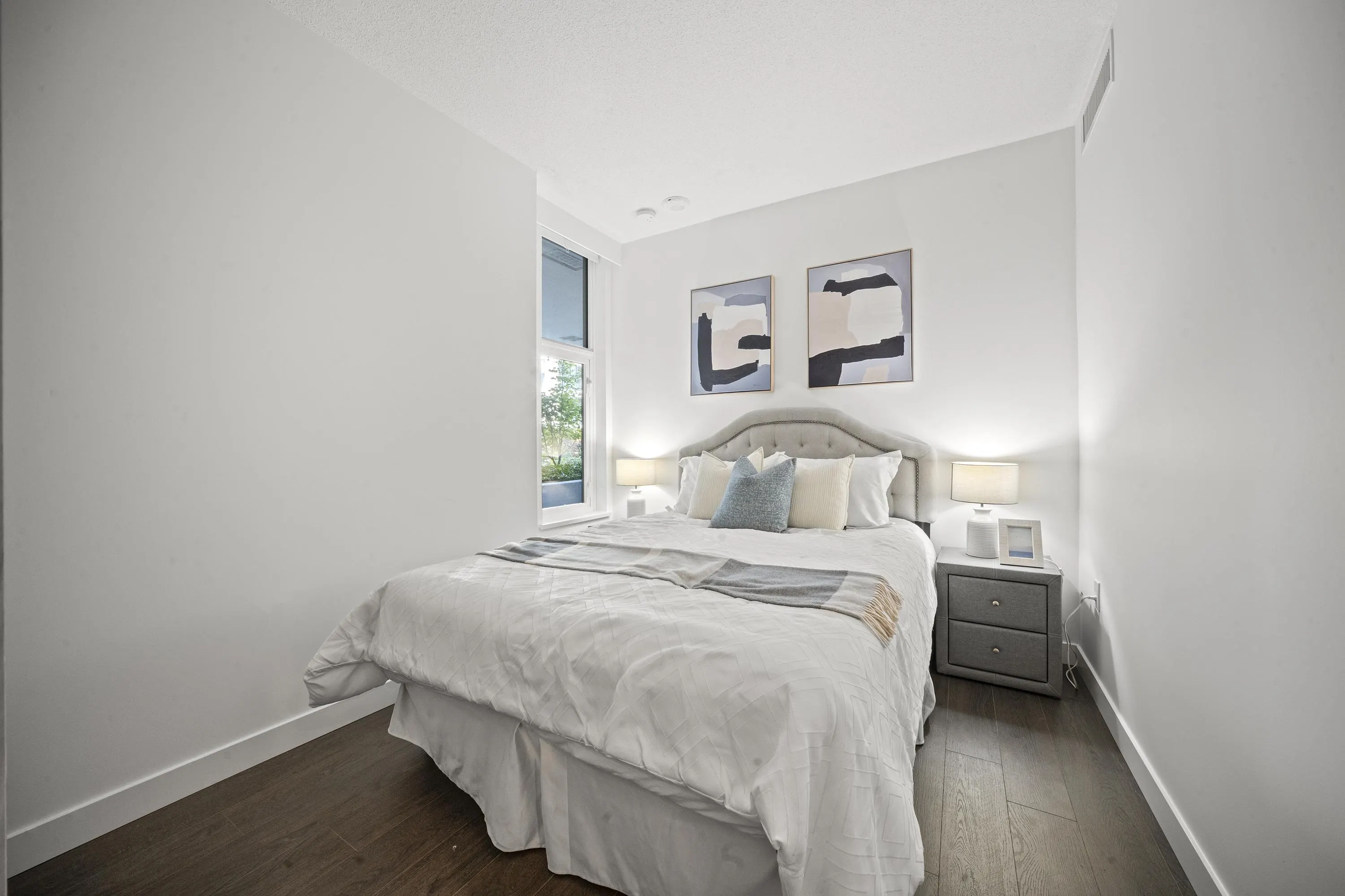 416 8611 Hazelbridge Way