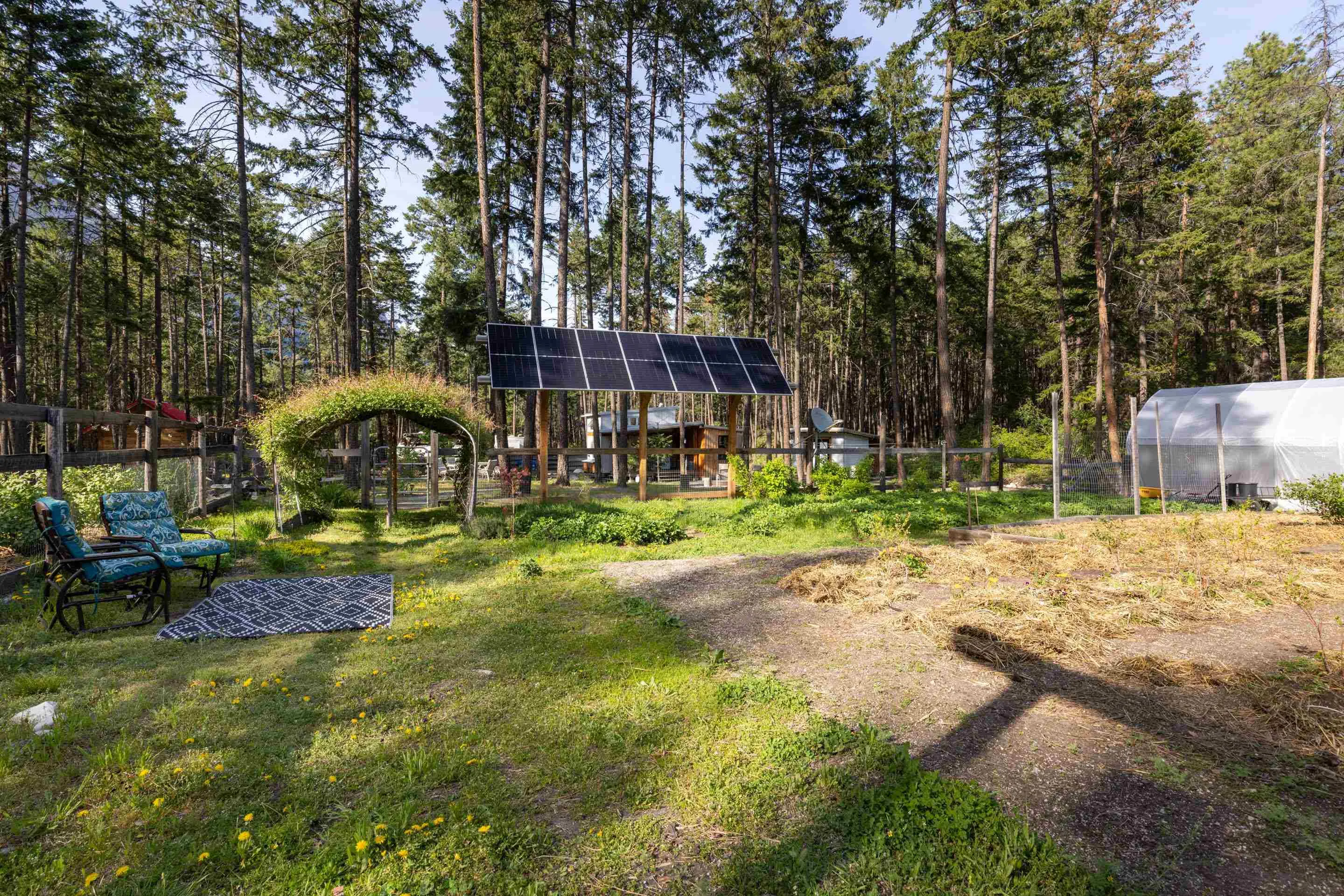 6 9866 Pemberton Portage Road