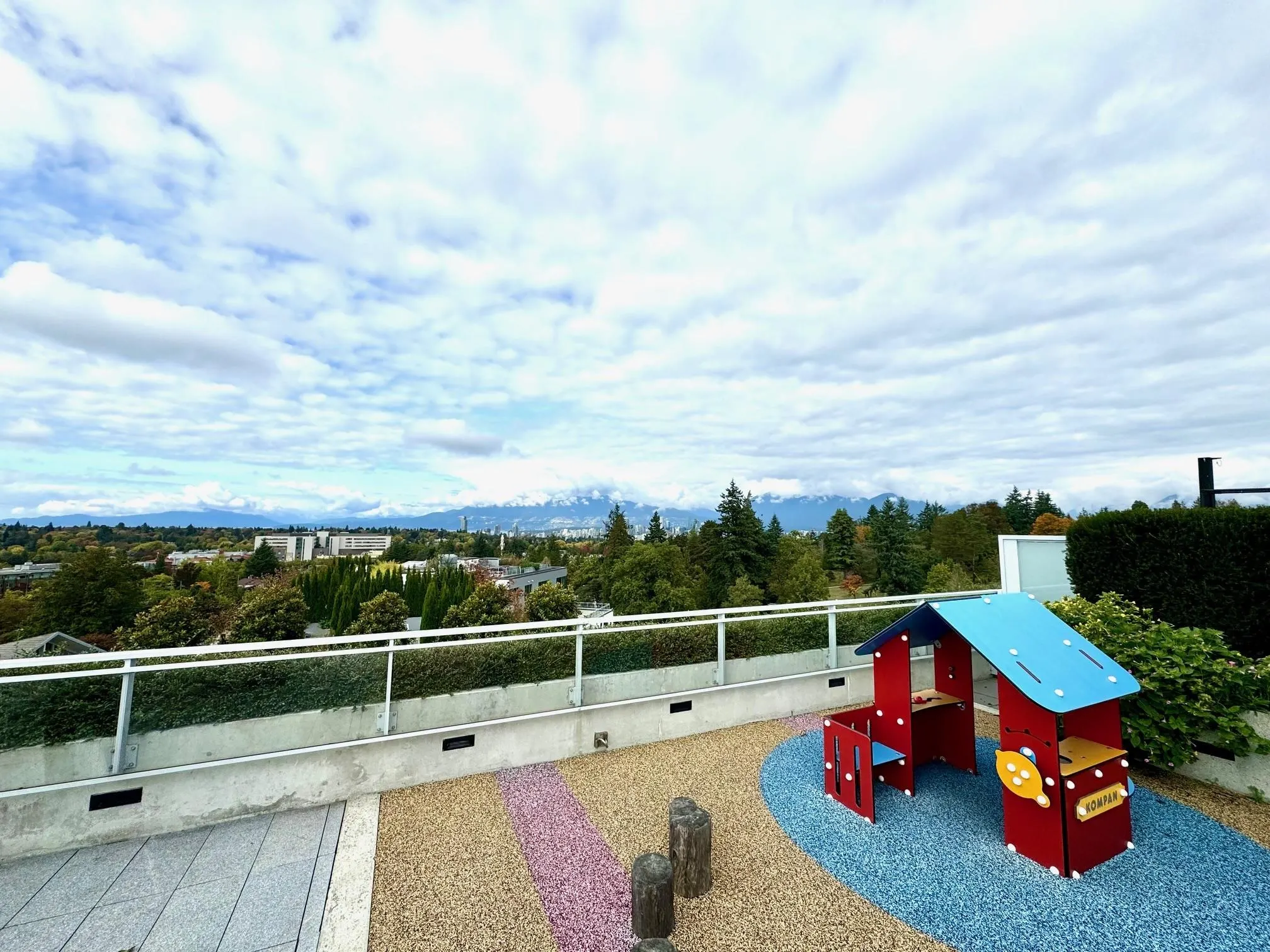208 4988 Cambie Street