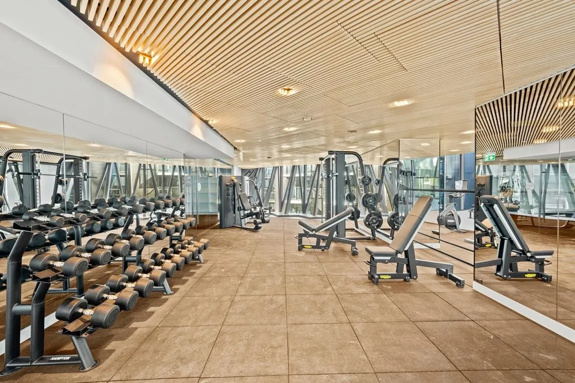 3708 1033 Nelson Street