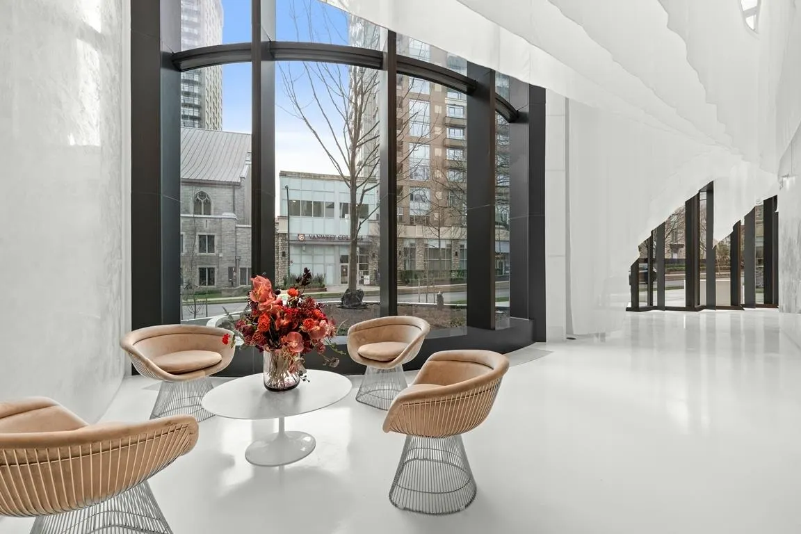 3708 1033 Nelson Street