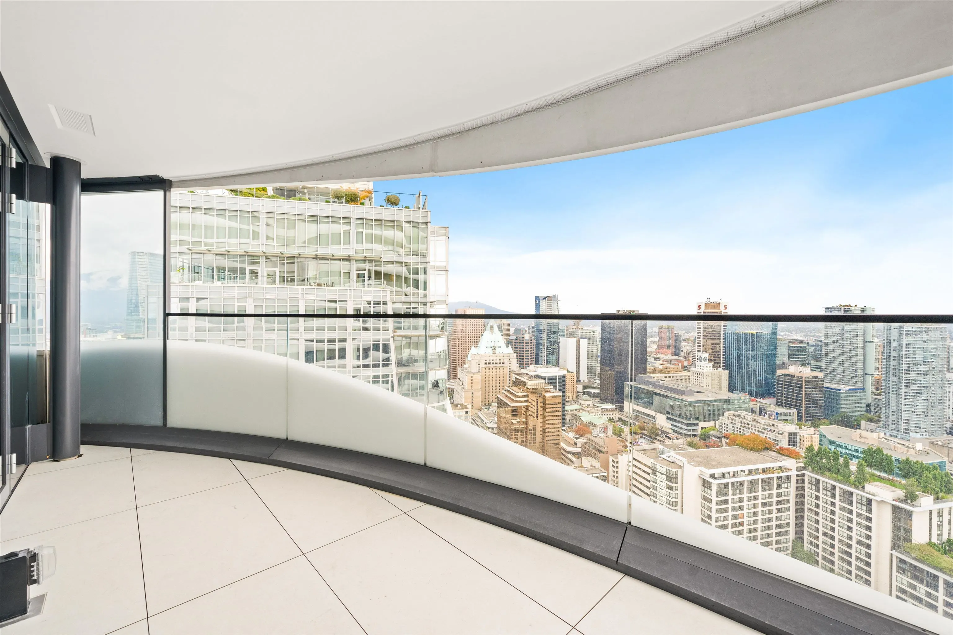 3708 1033 Nelson Street