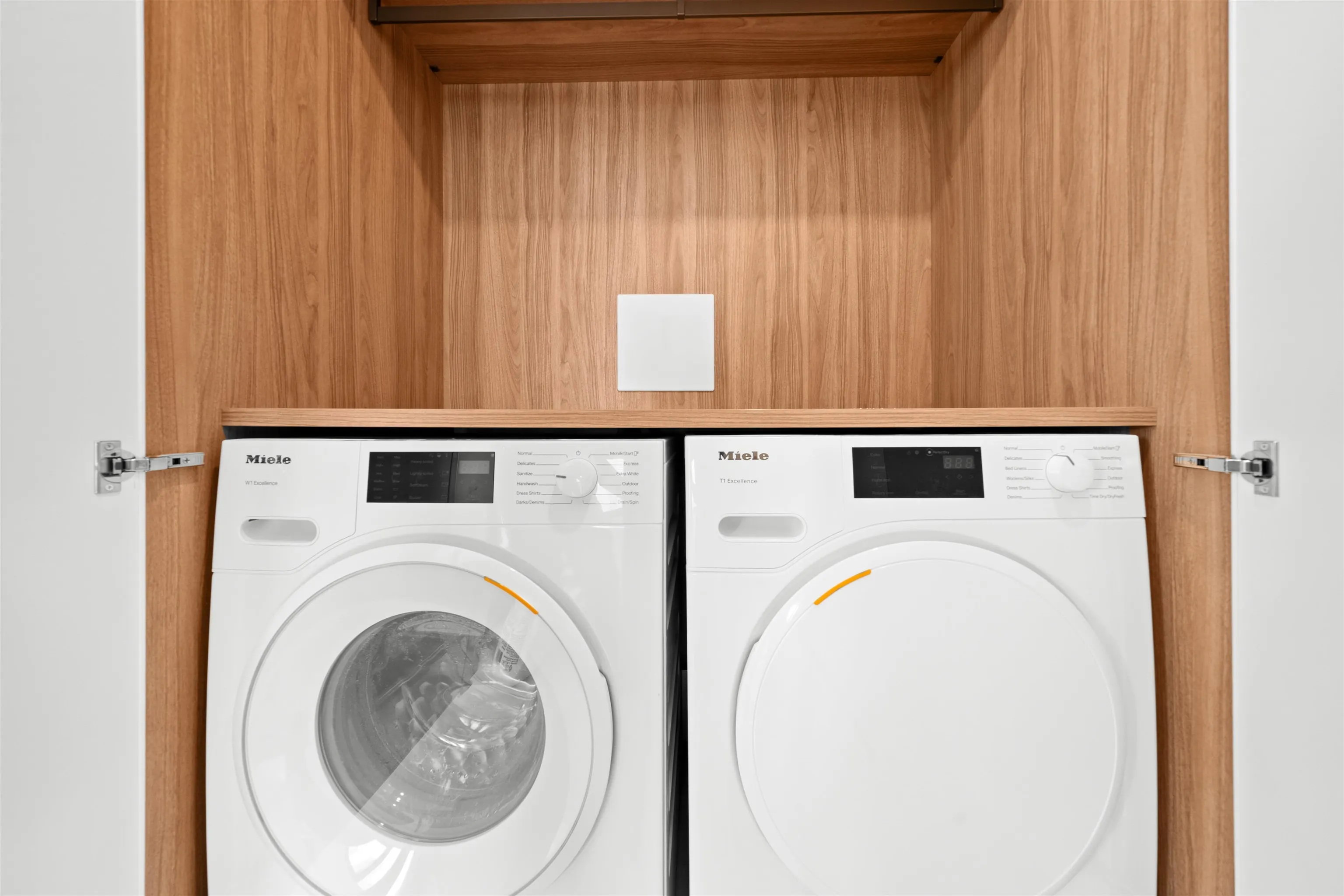 3708 1033 Nelson Street