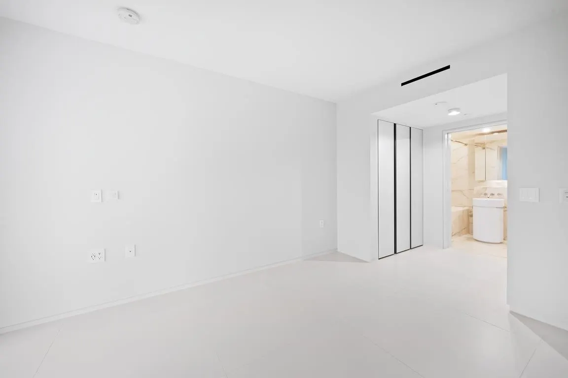 3708 1033 Nelson Street