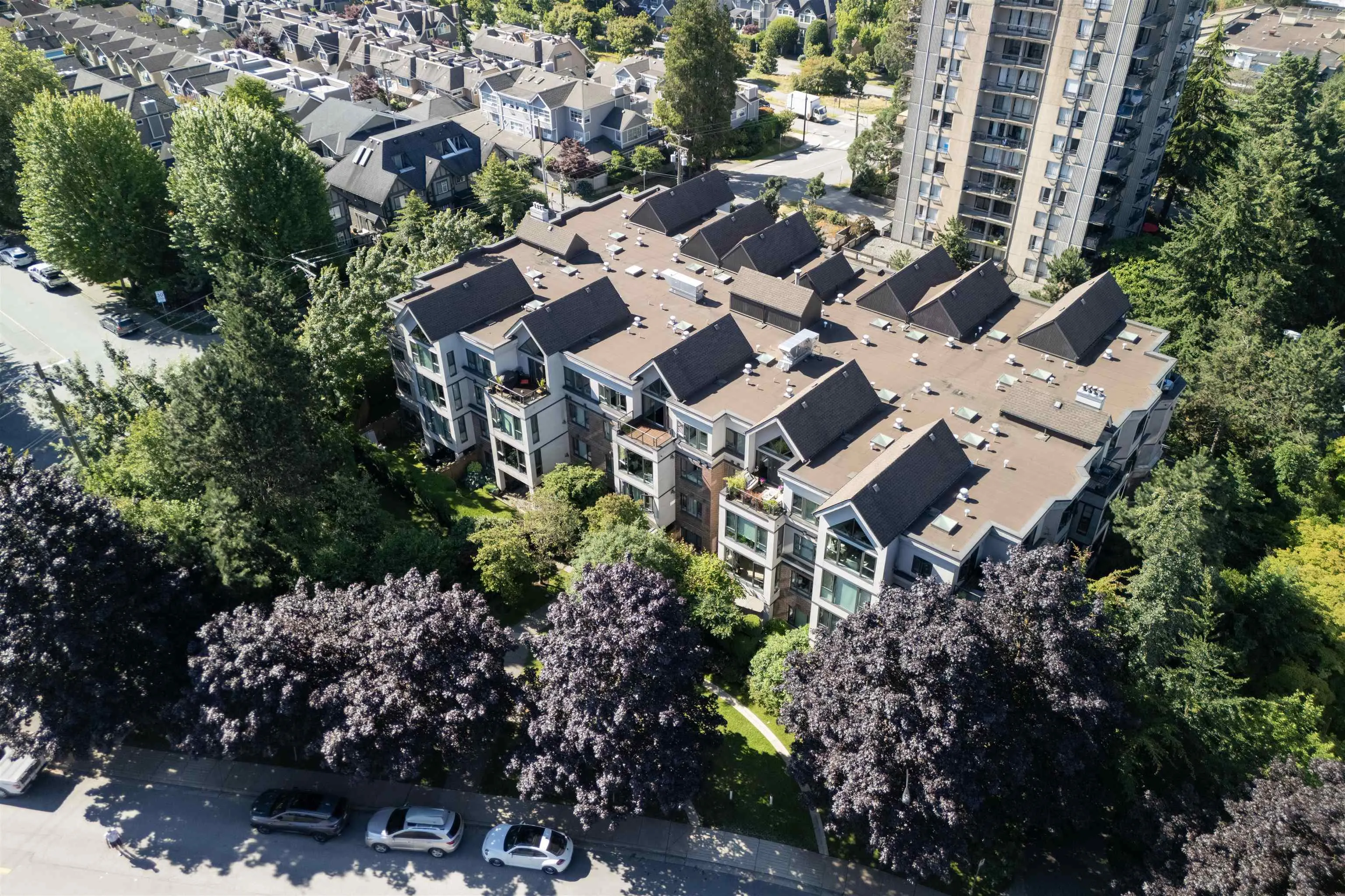 PH 413 175 E 10th Street