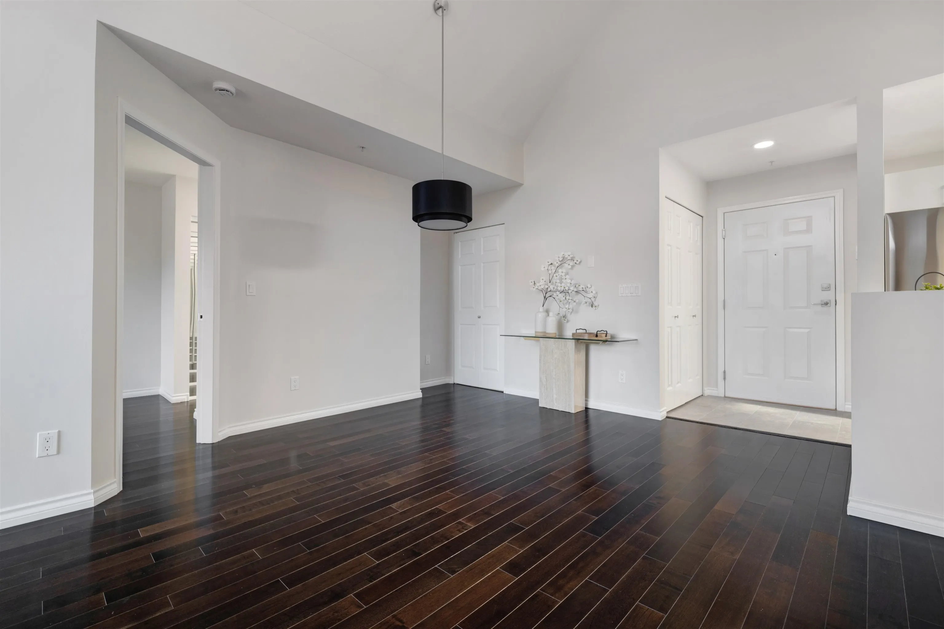 PH 413 175 E 10th Street