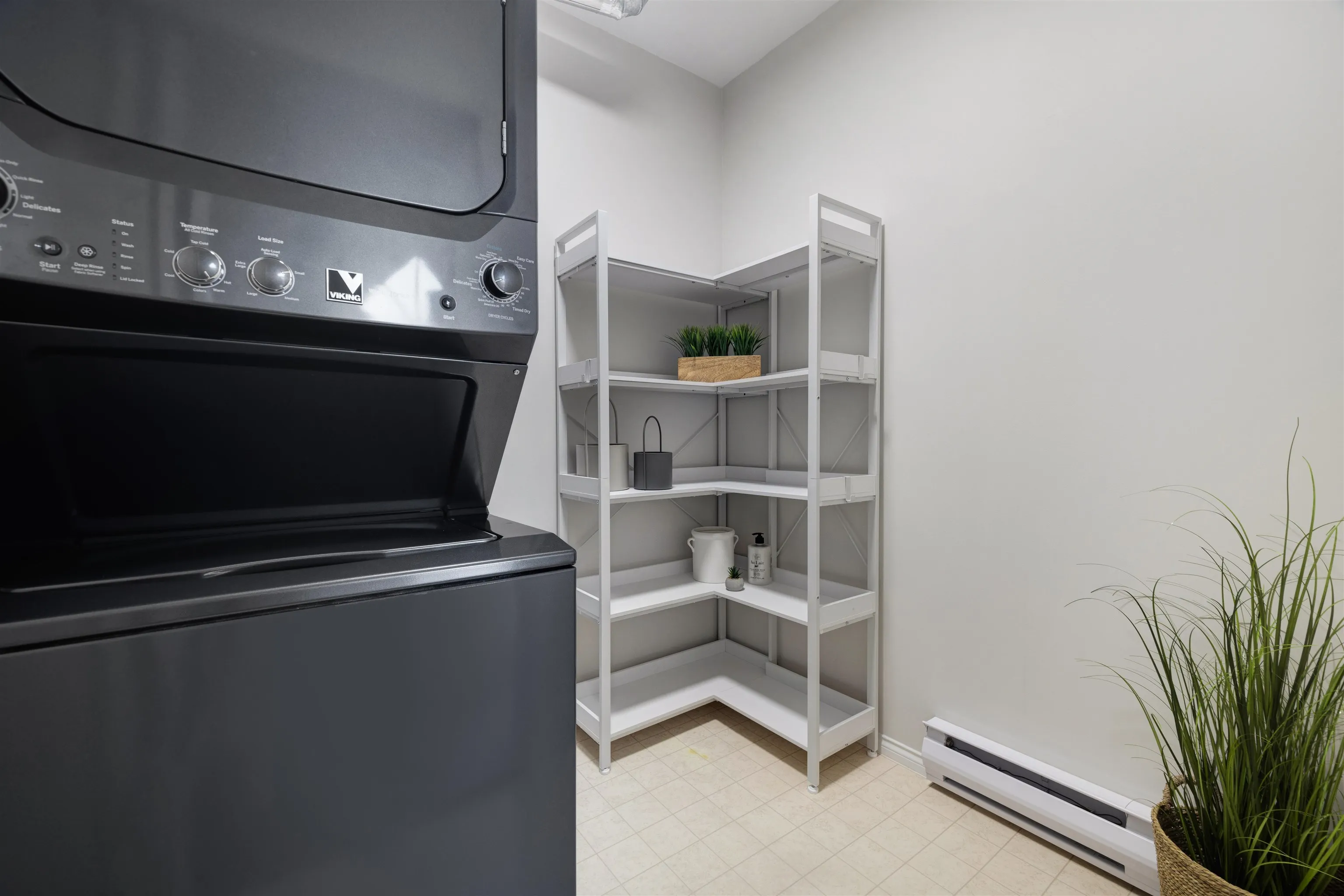 PH 413 175 E 10th Street