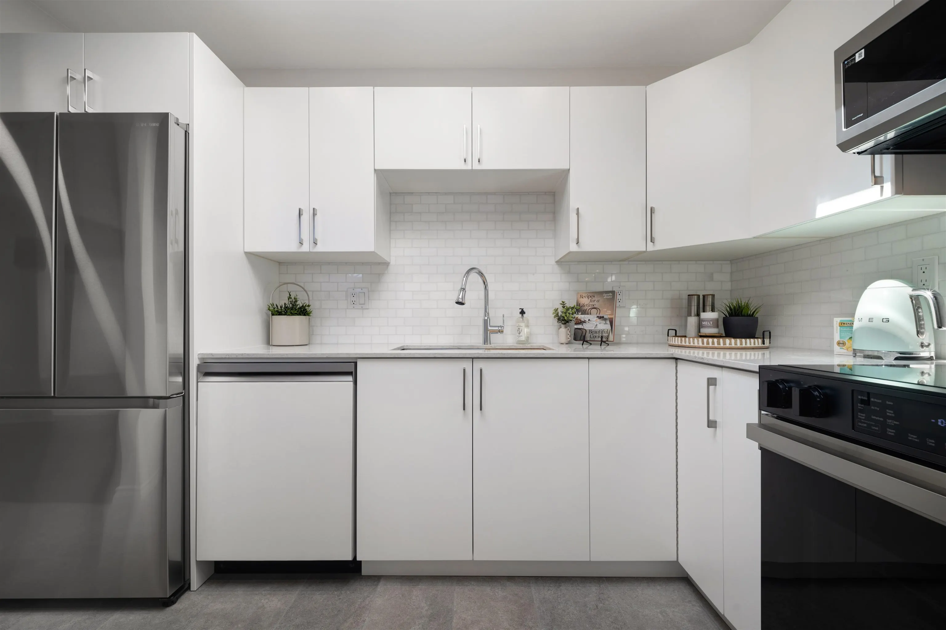 PH 413 175 E 10th Street
