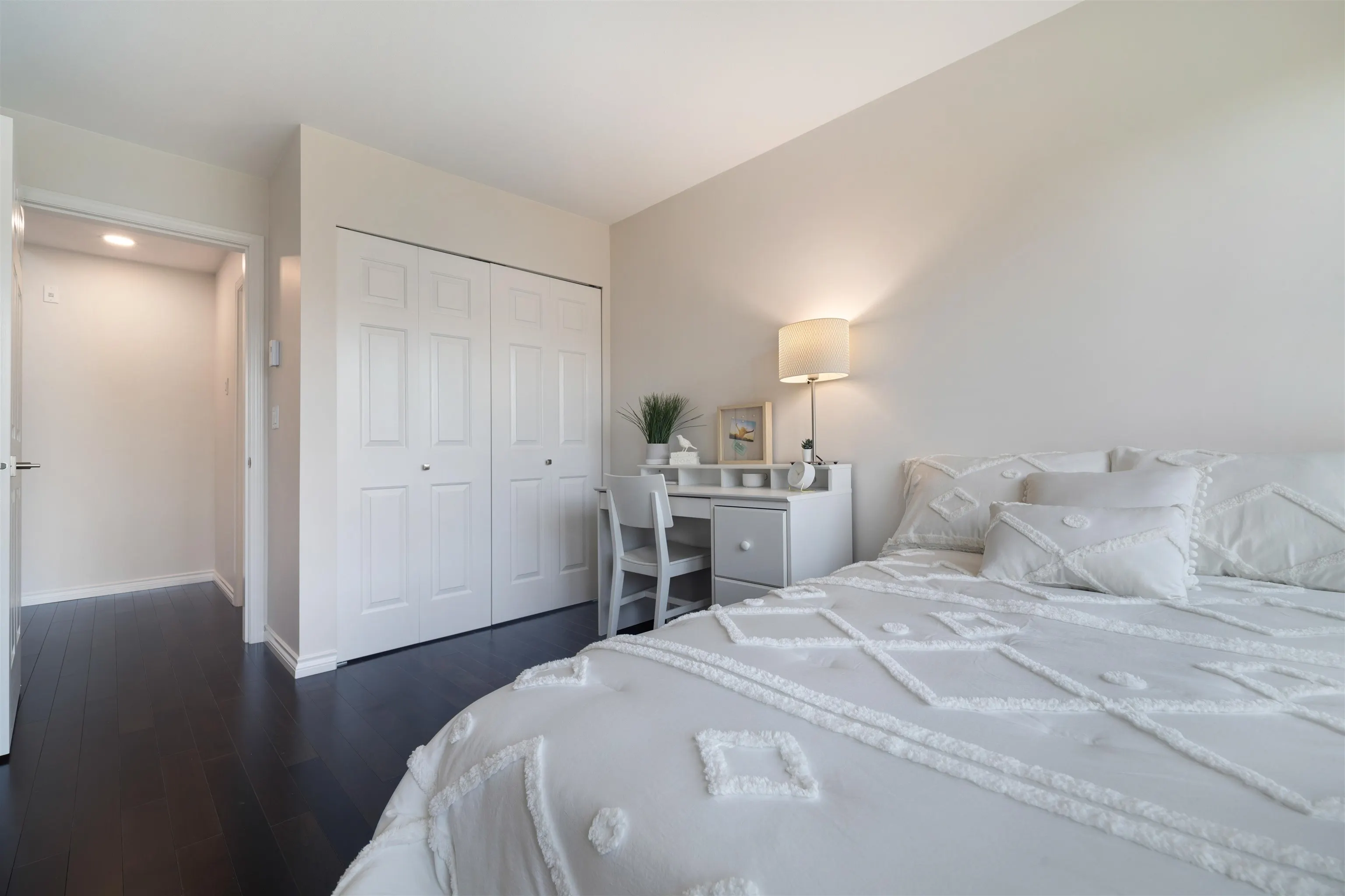 PH 413 175 E 10th Street