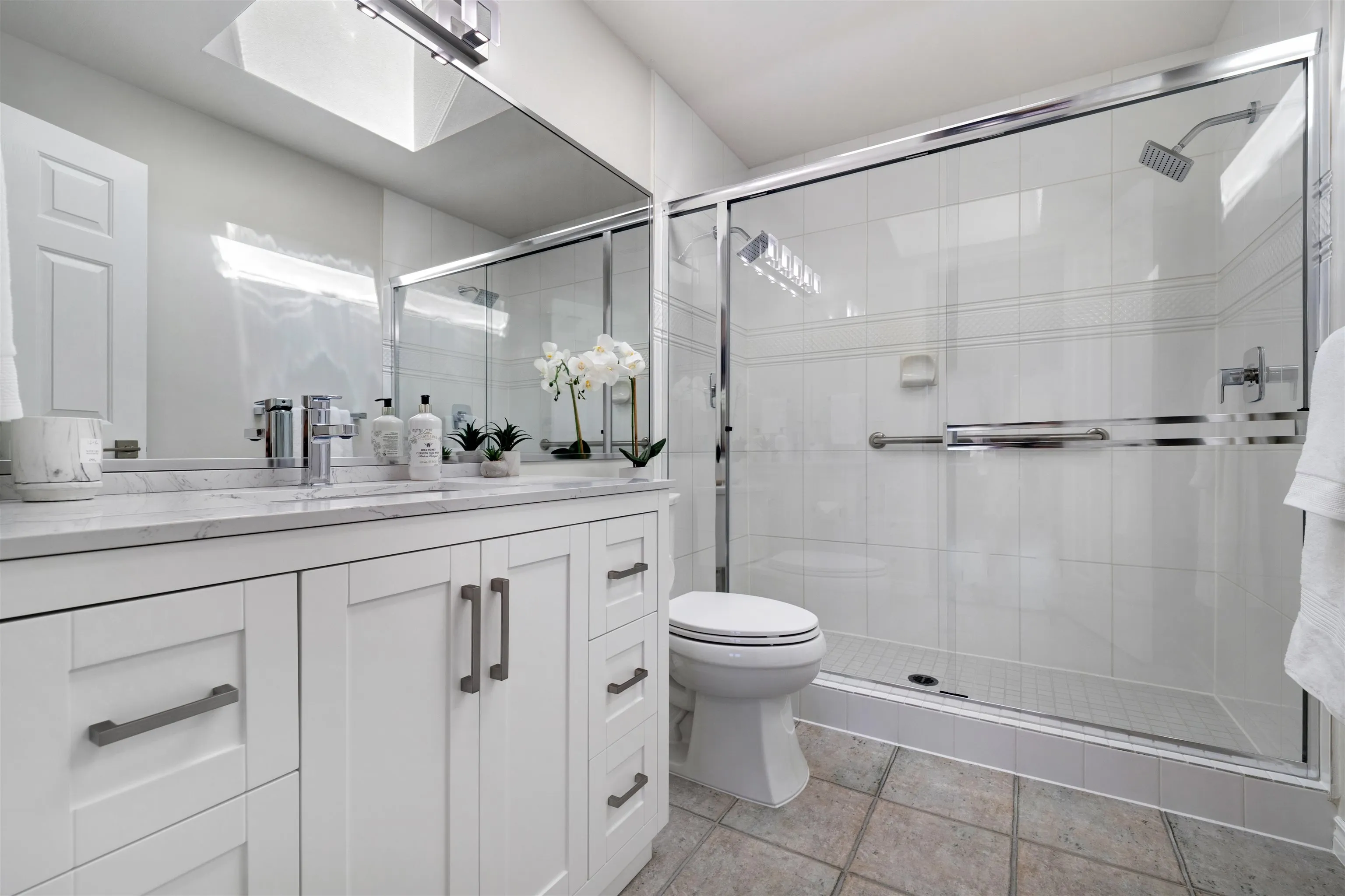 PH 413 175 E 10th Street