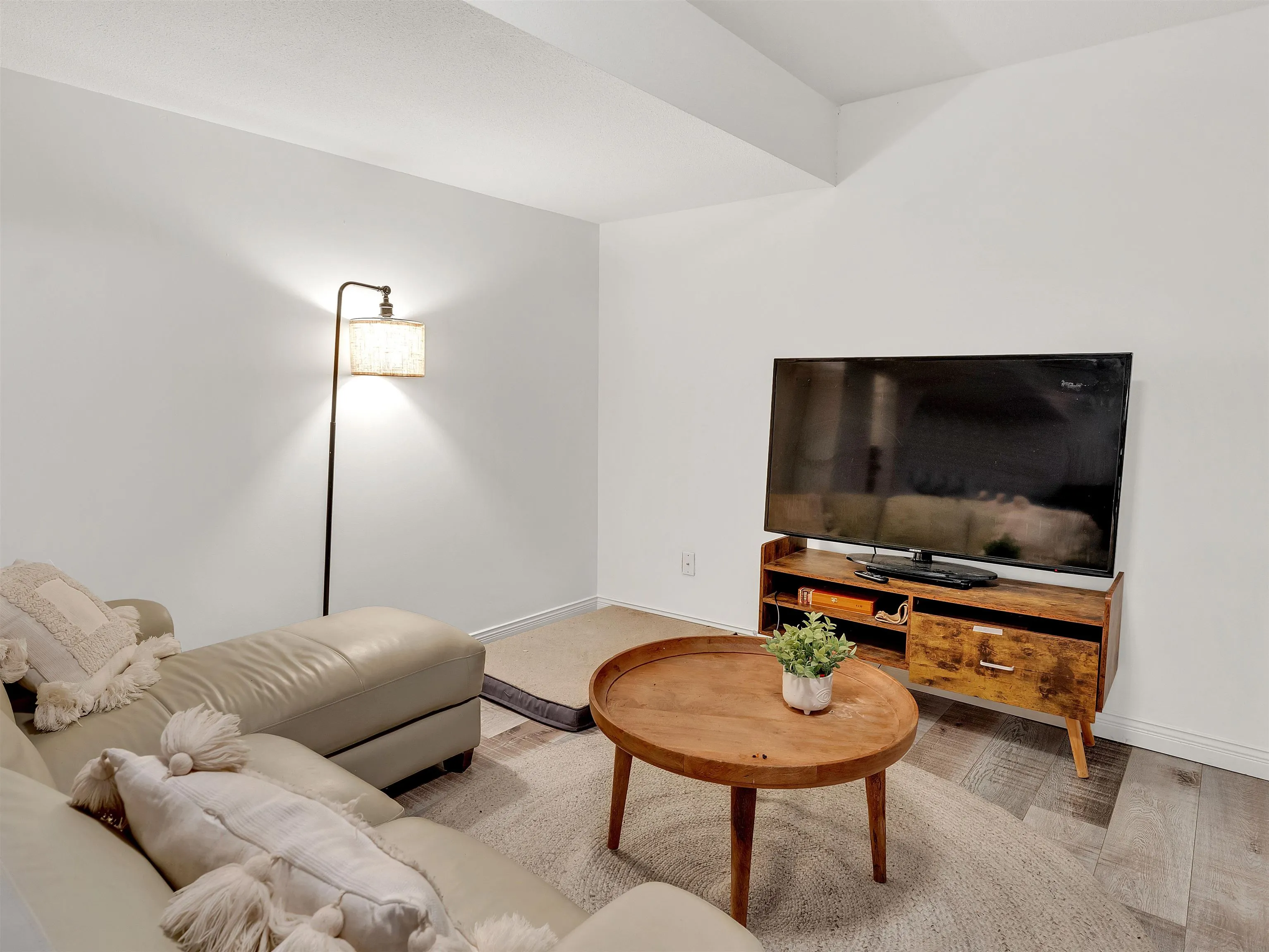 5566 Thom Creek Drive