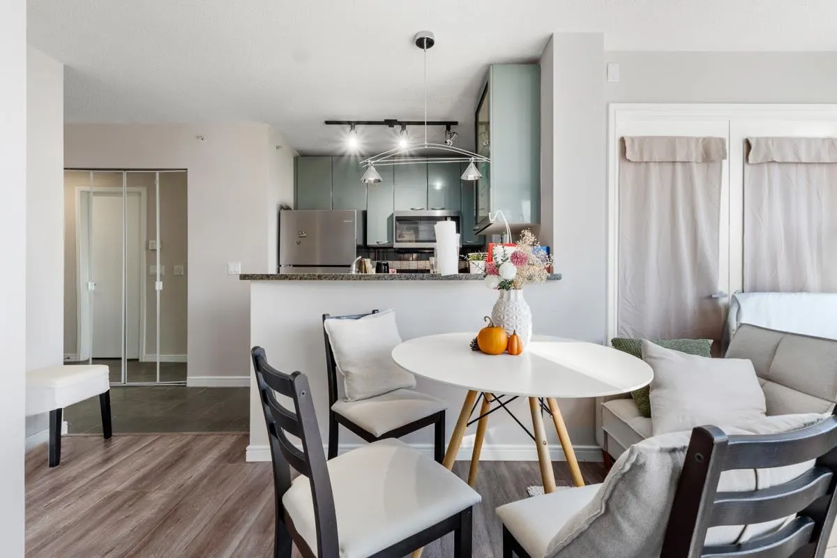 1507 1068 Hornby Street