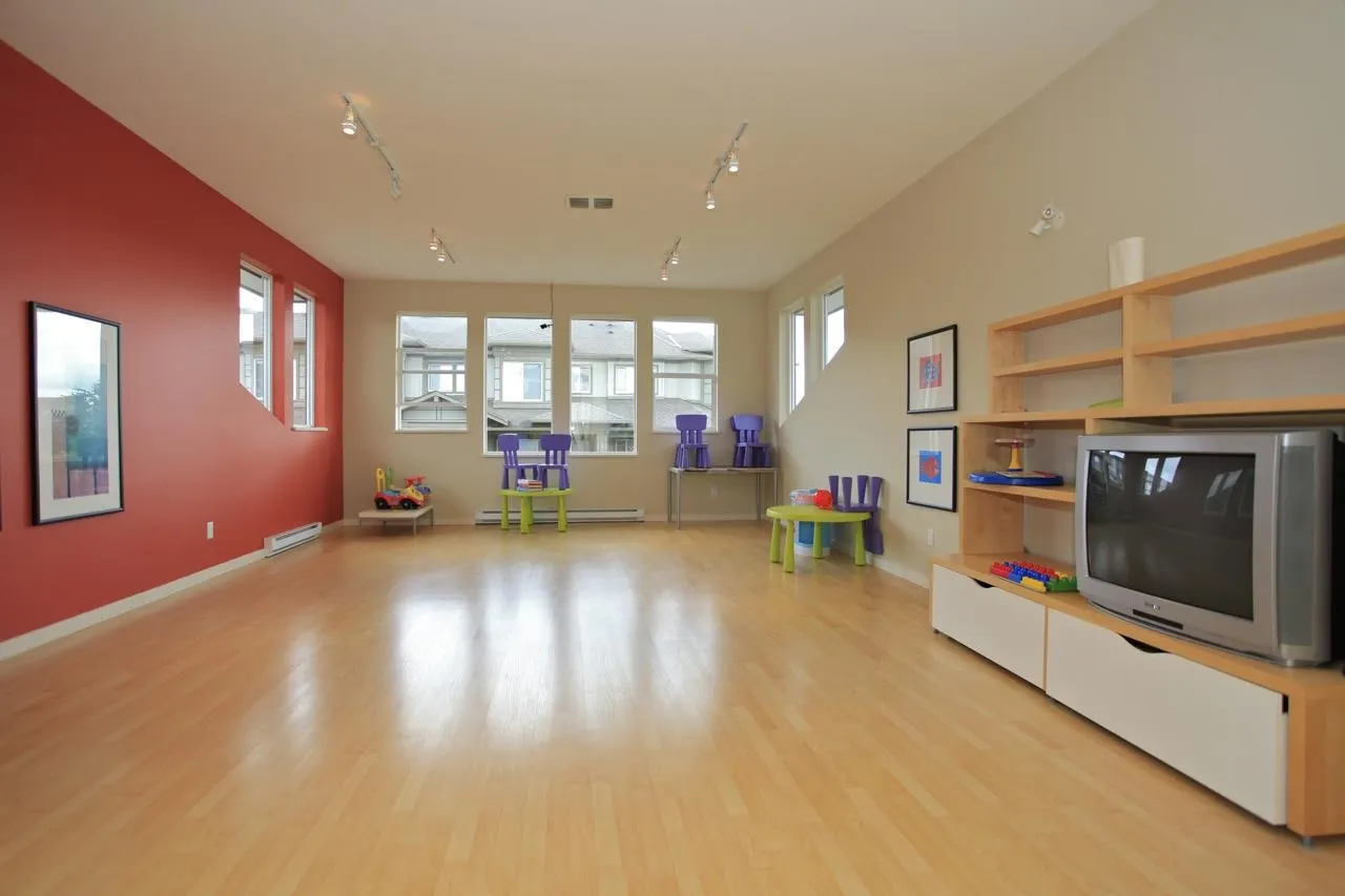 193 18701 66th Avenue