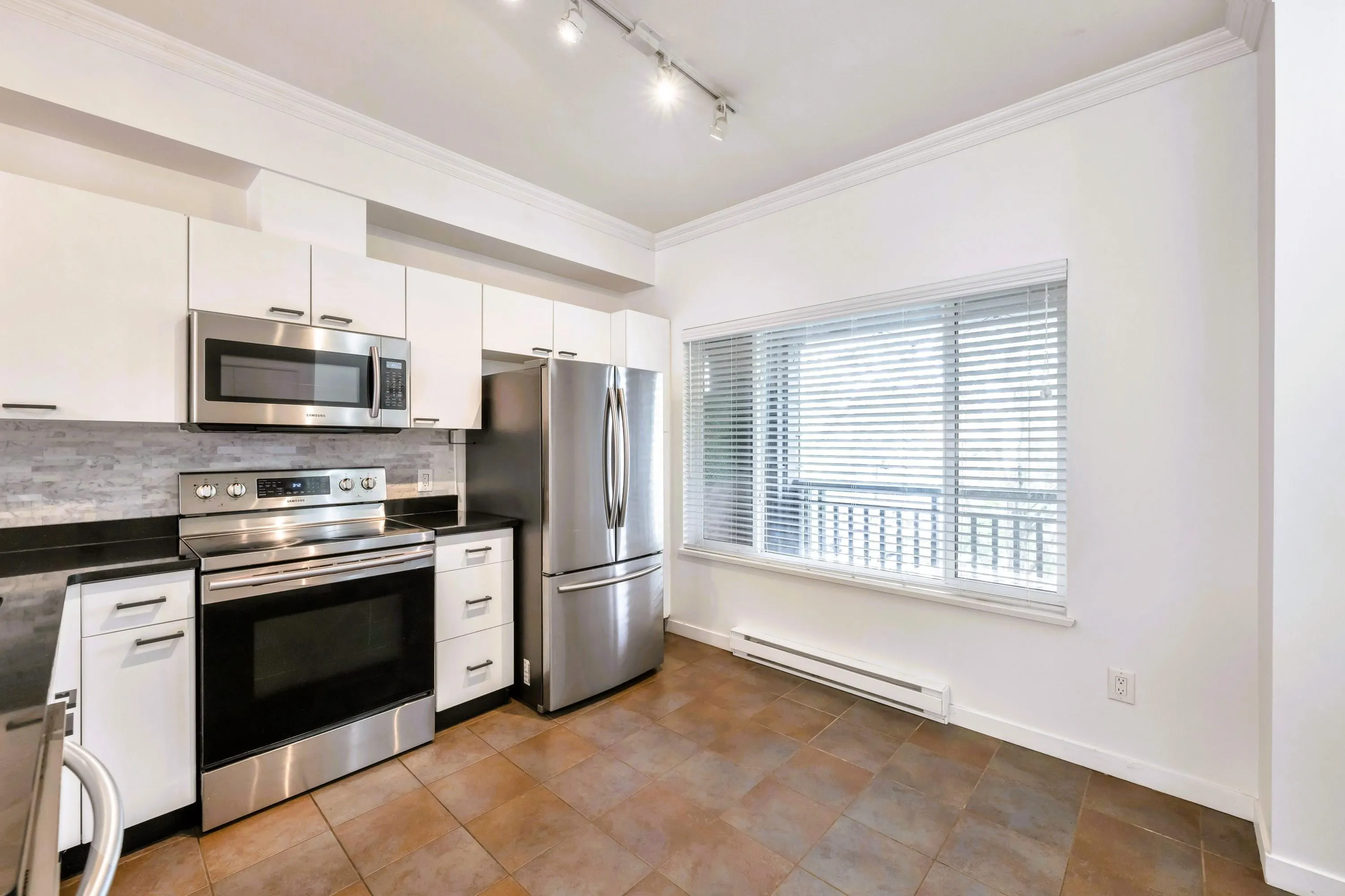 193 18701 66th Avenue