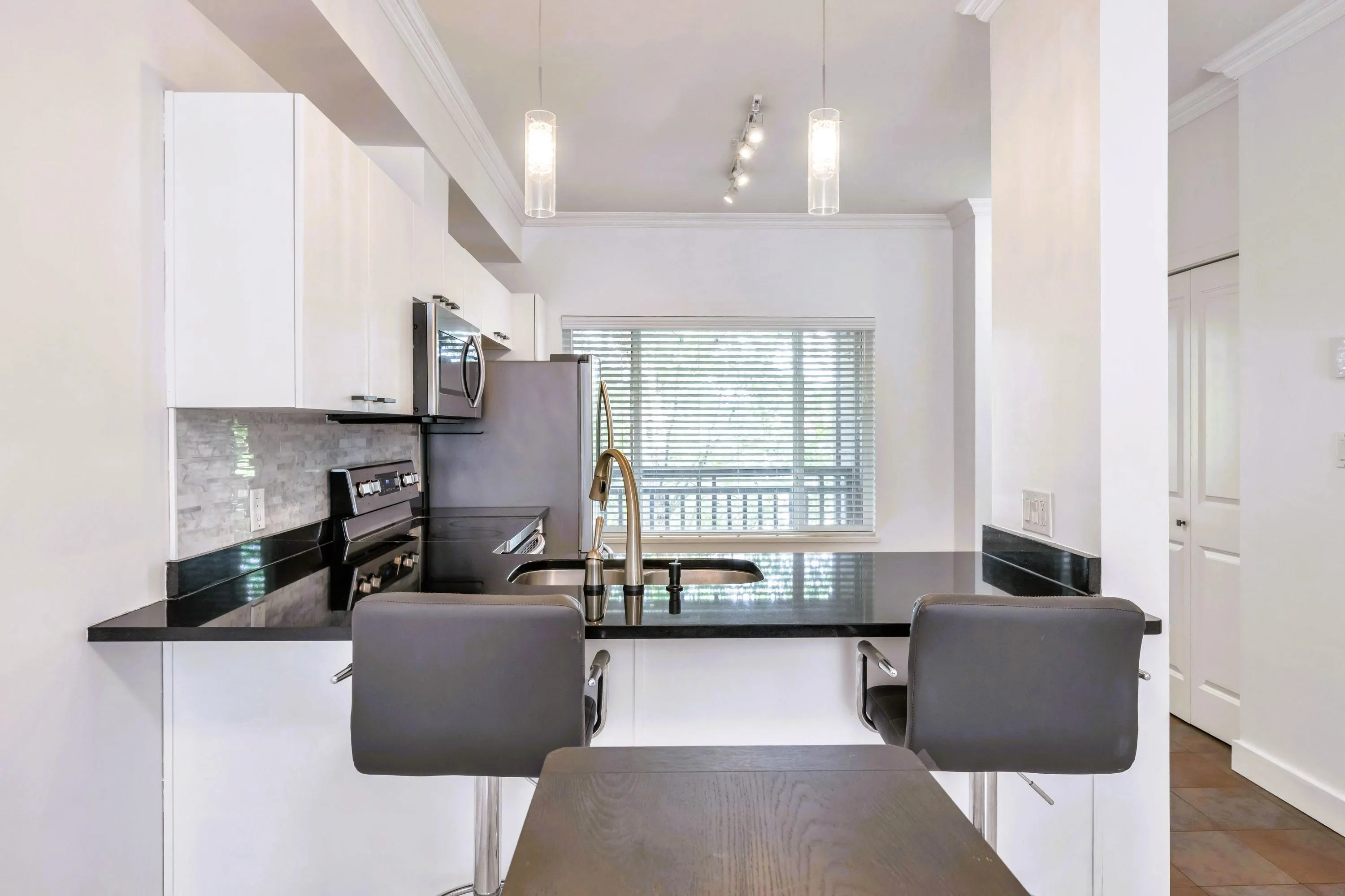 193 18701 66th Avenue