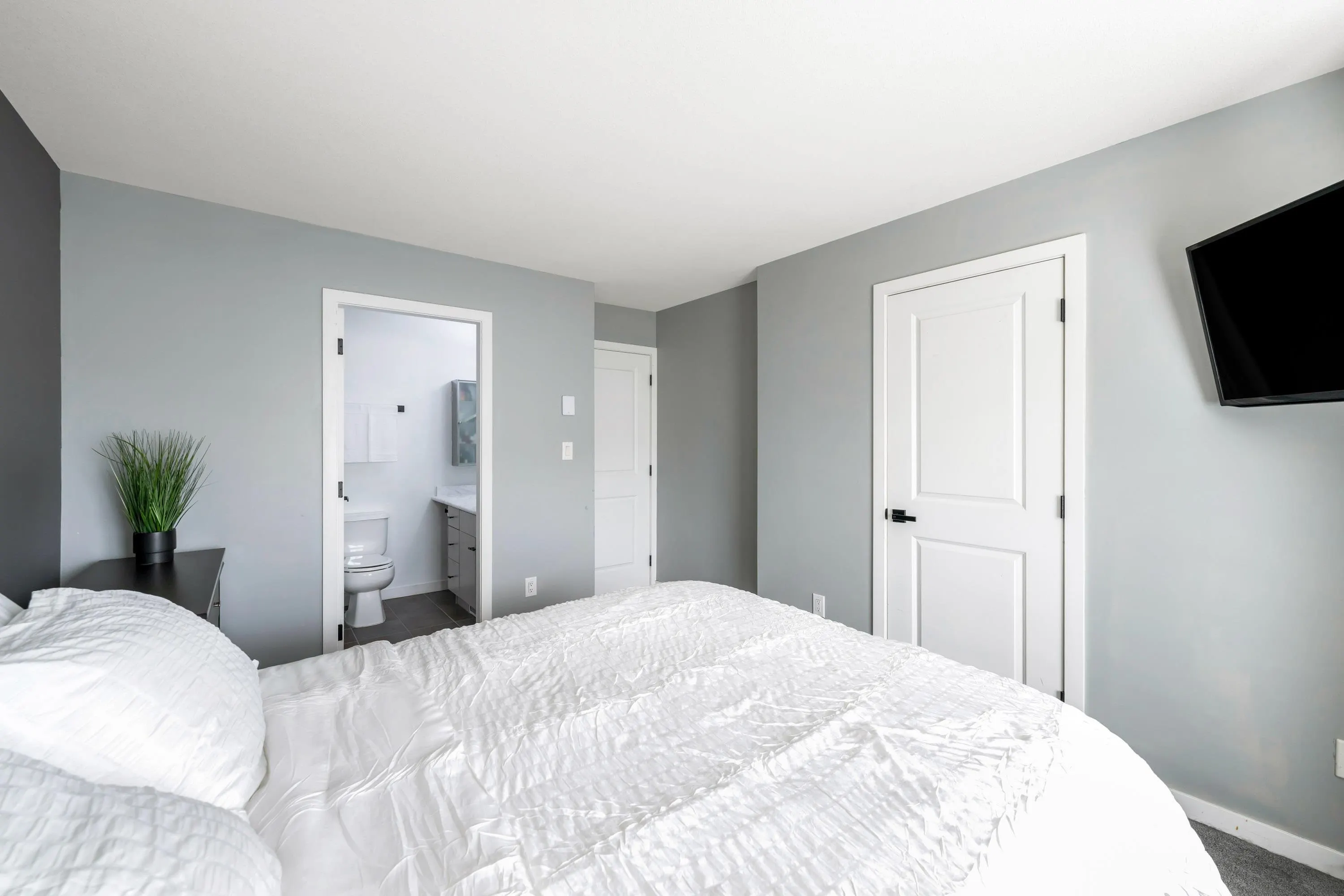 193 18701 66th Avenue