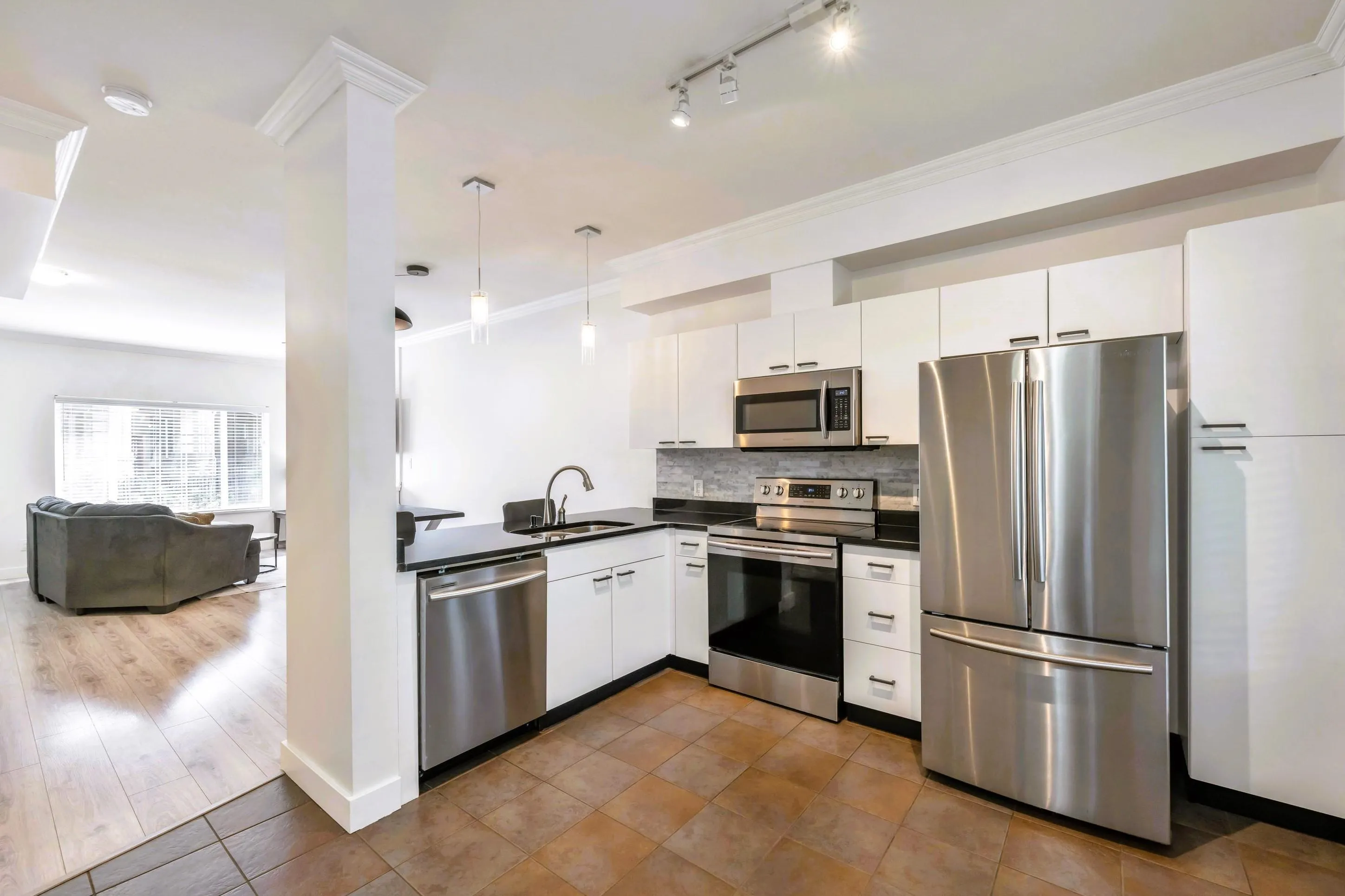 193 18701 66th Avenue