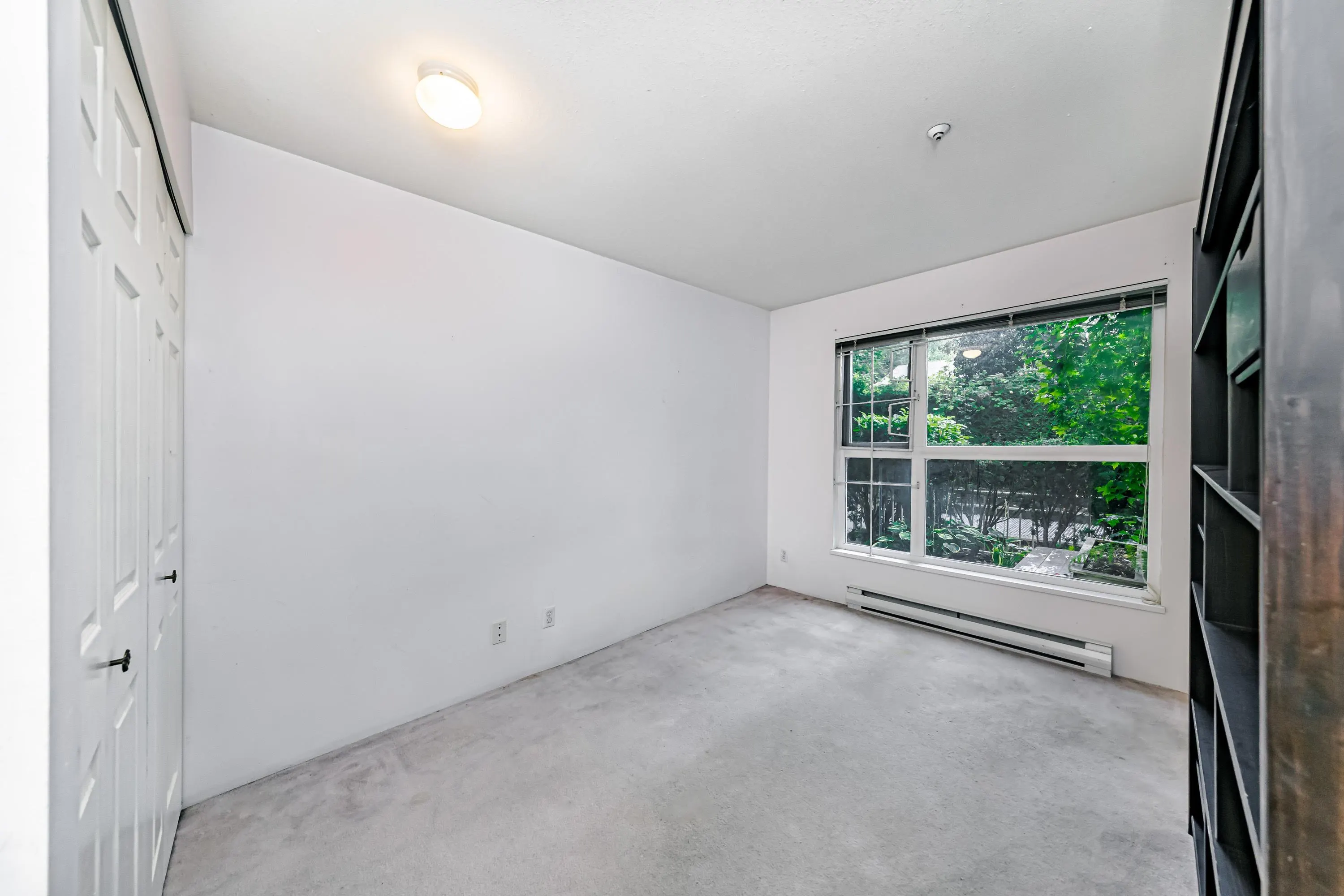 D102 9838 Whalley Boulevard