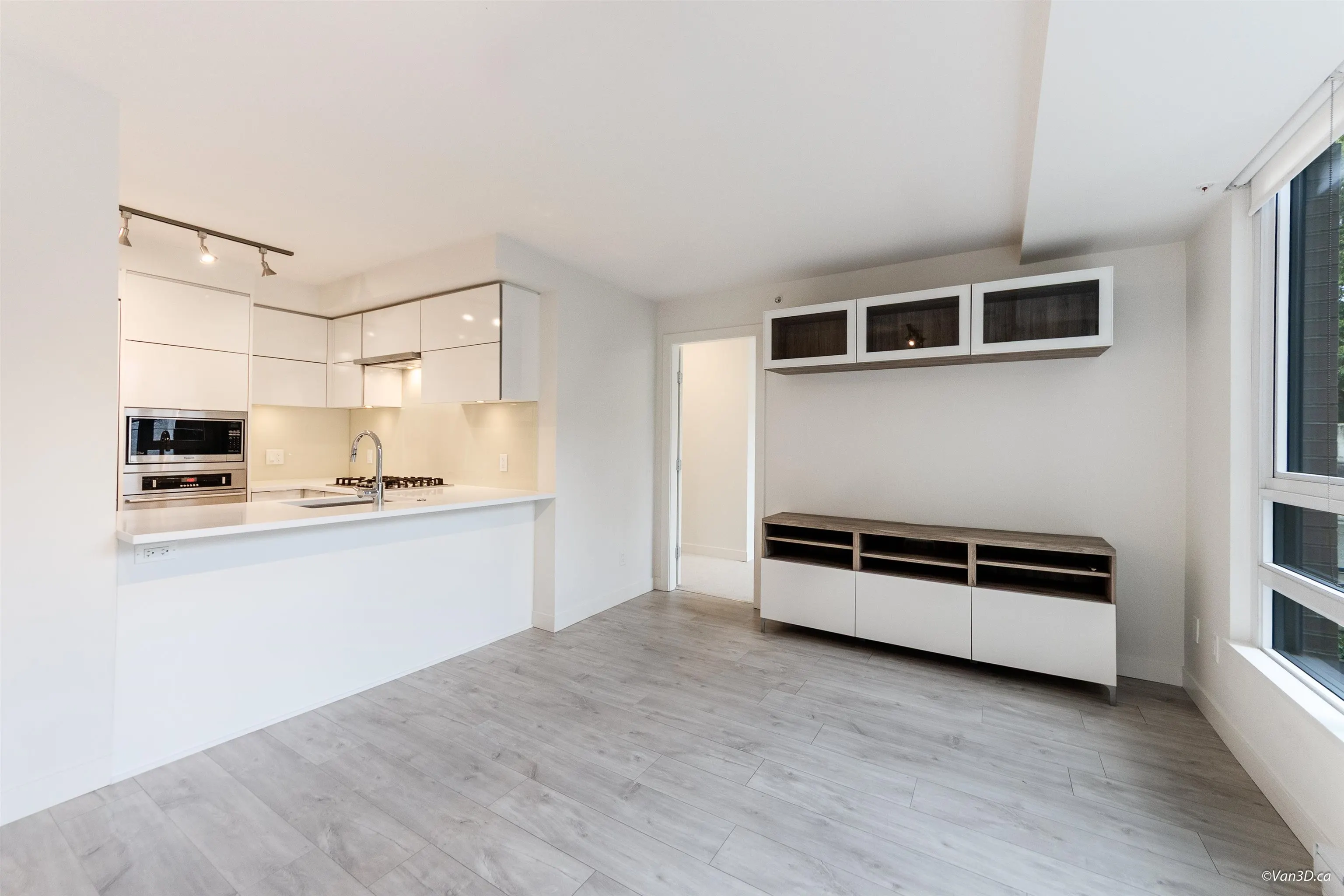 3xx 238 W Broadway
