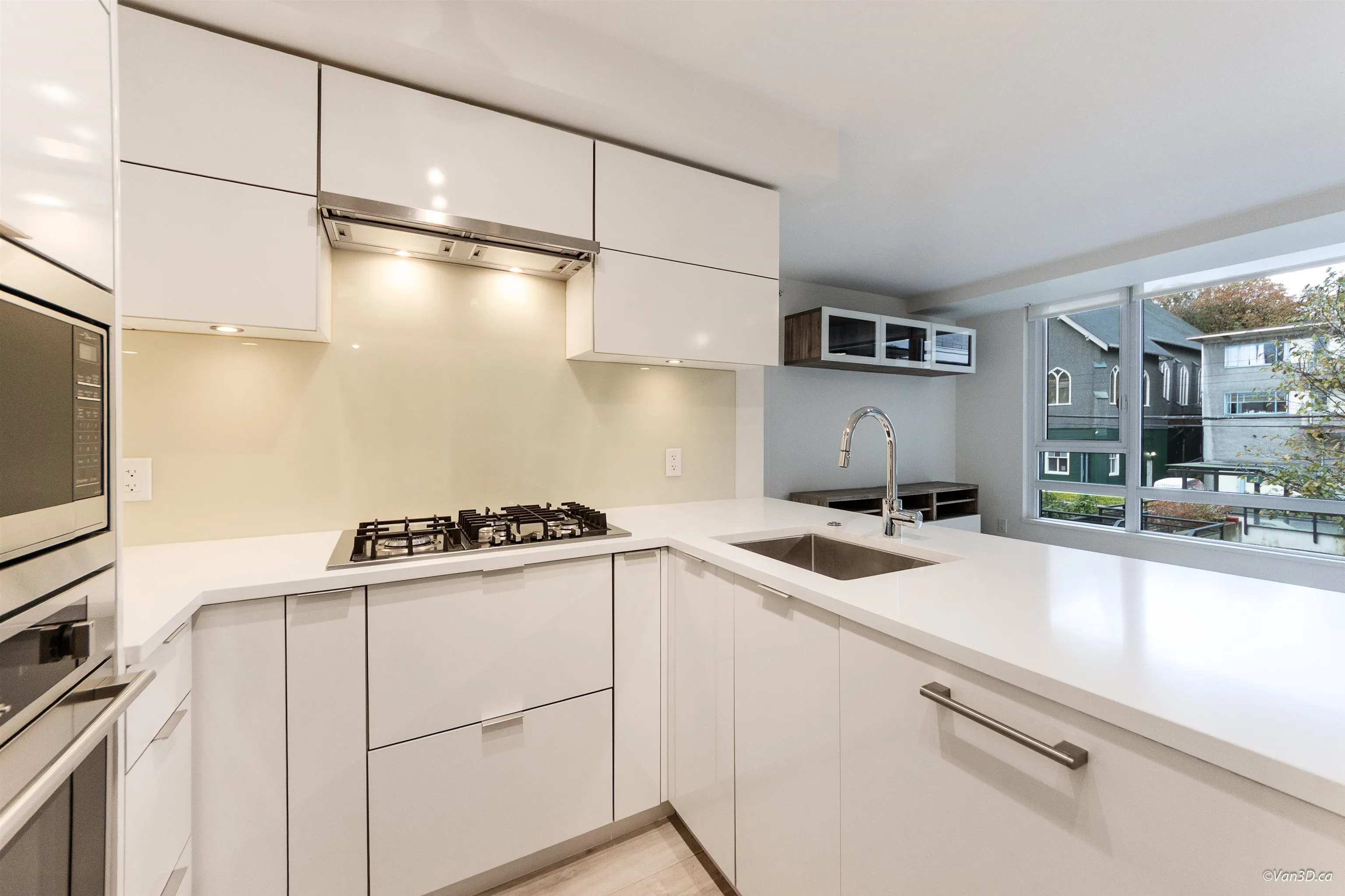 3xx 238 W Broadway