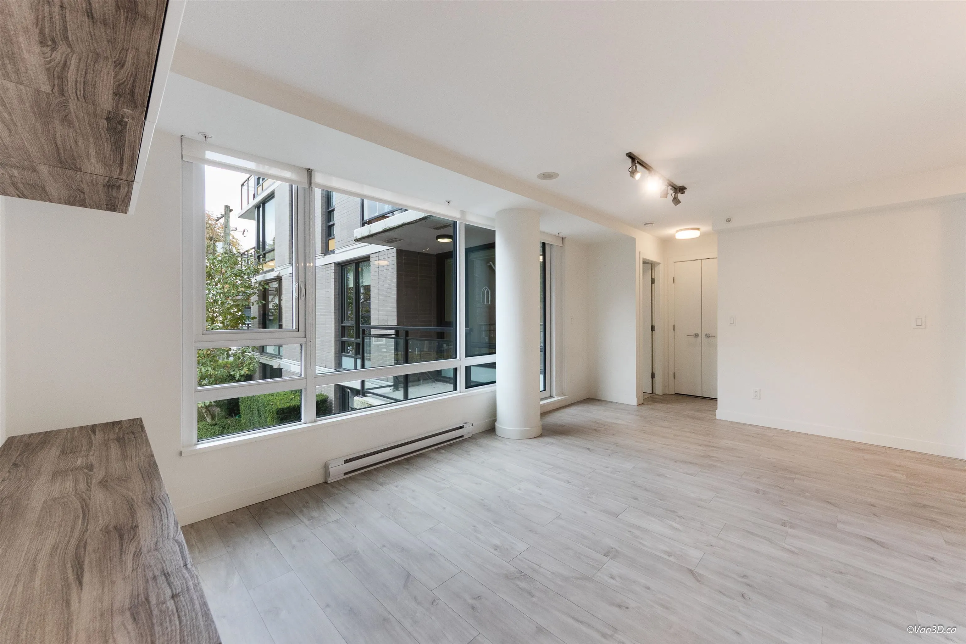 3xx 238 W Broadway
