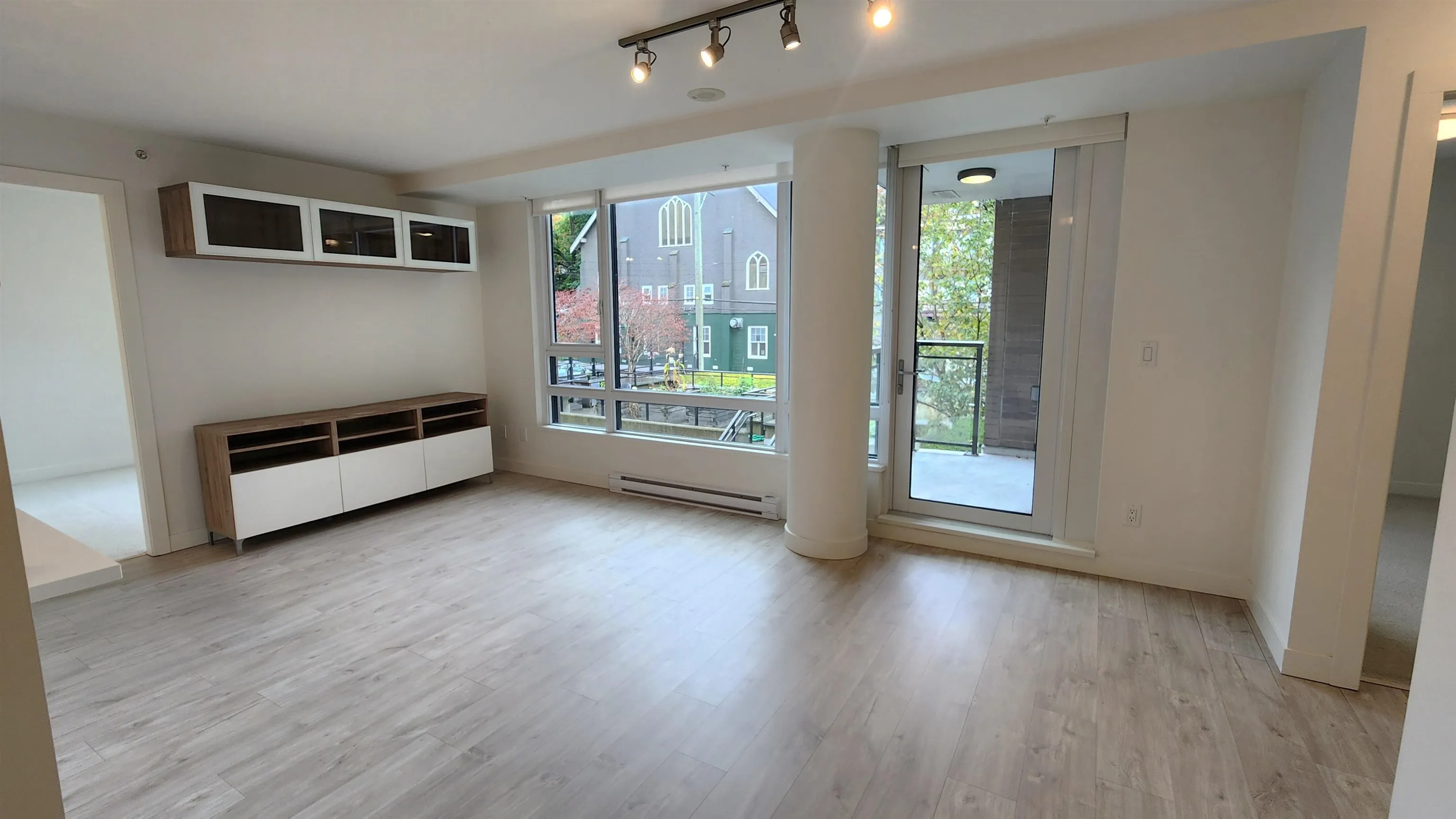 3xx 238 W Broadway
