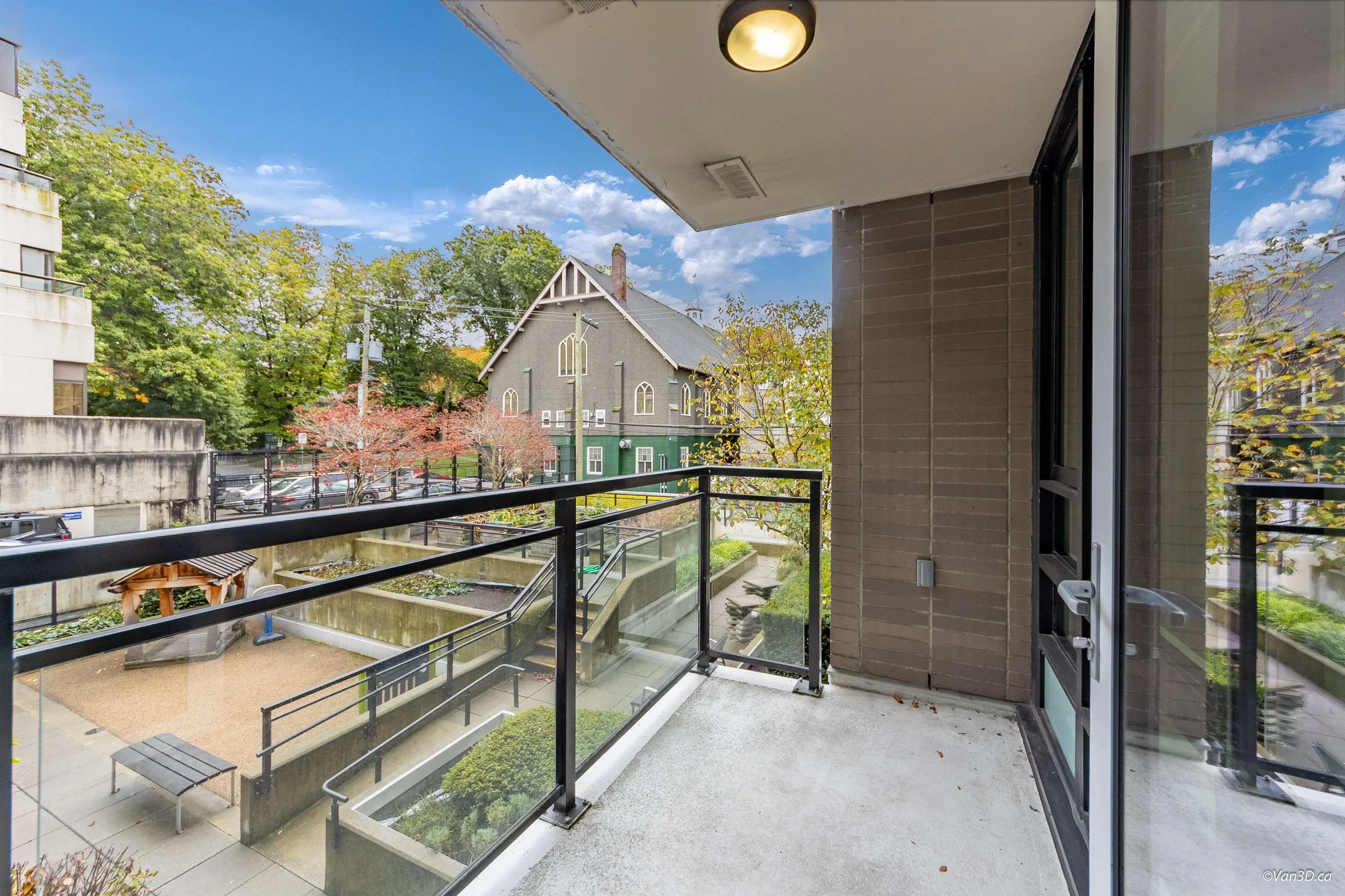 3xx 238 W Broadway