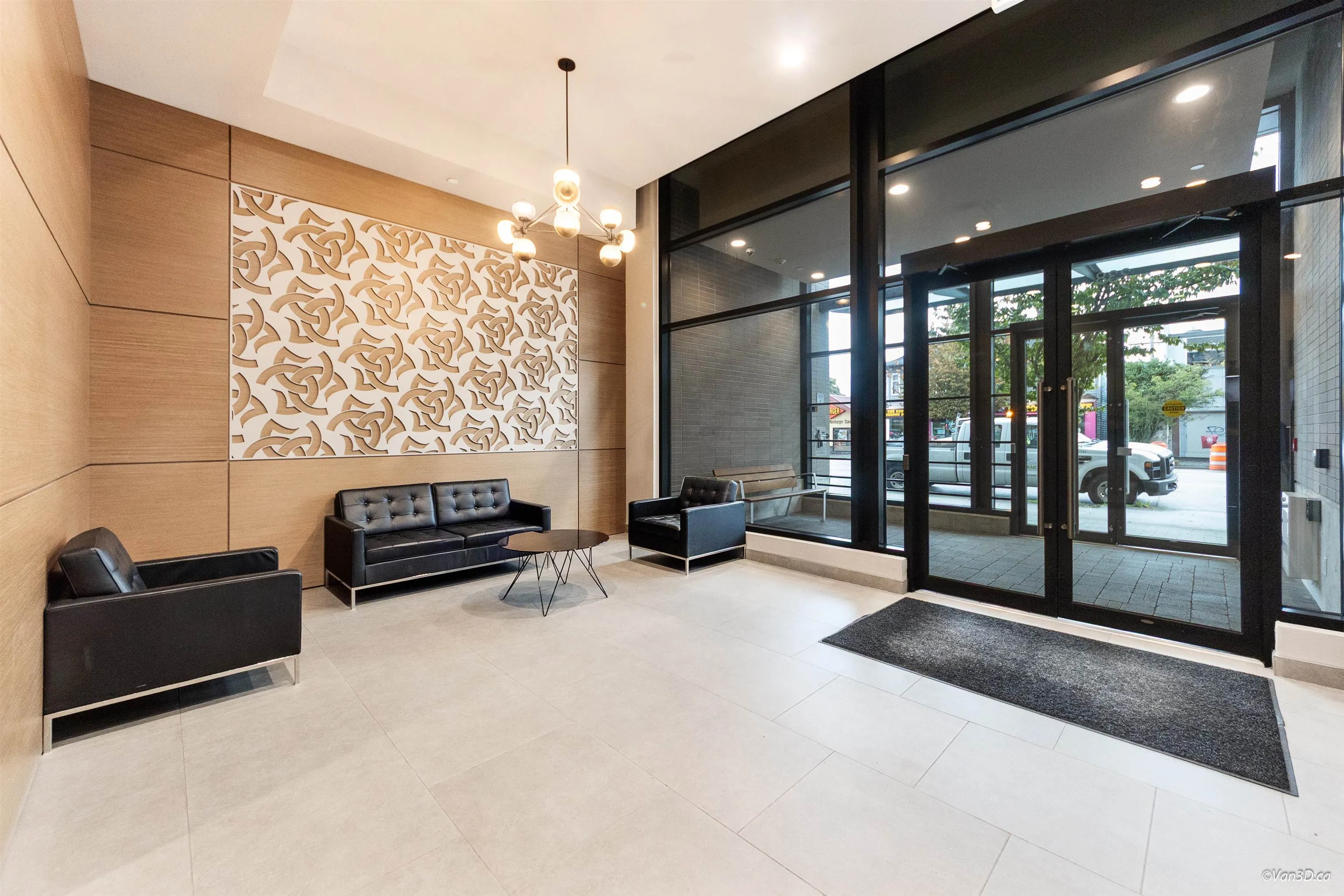 3xx 238 W Broadway