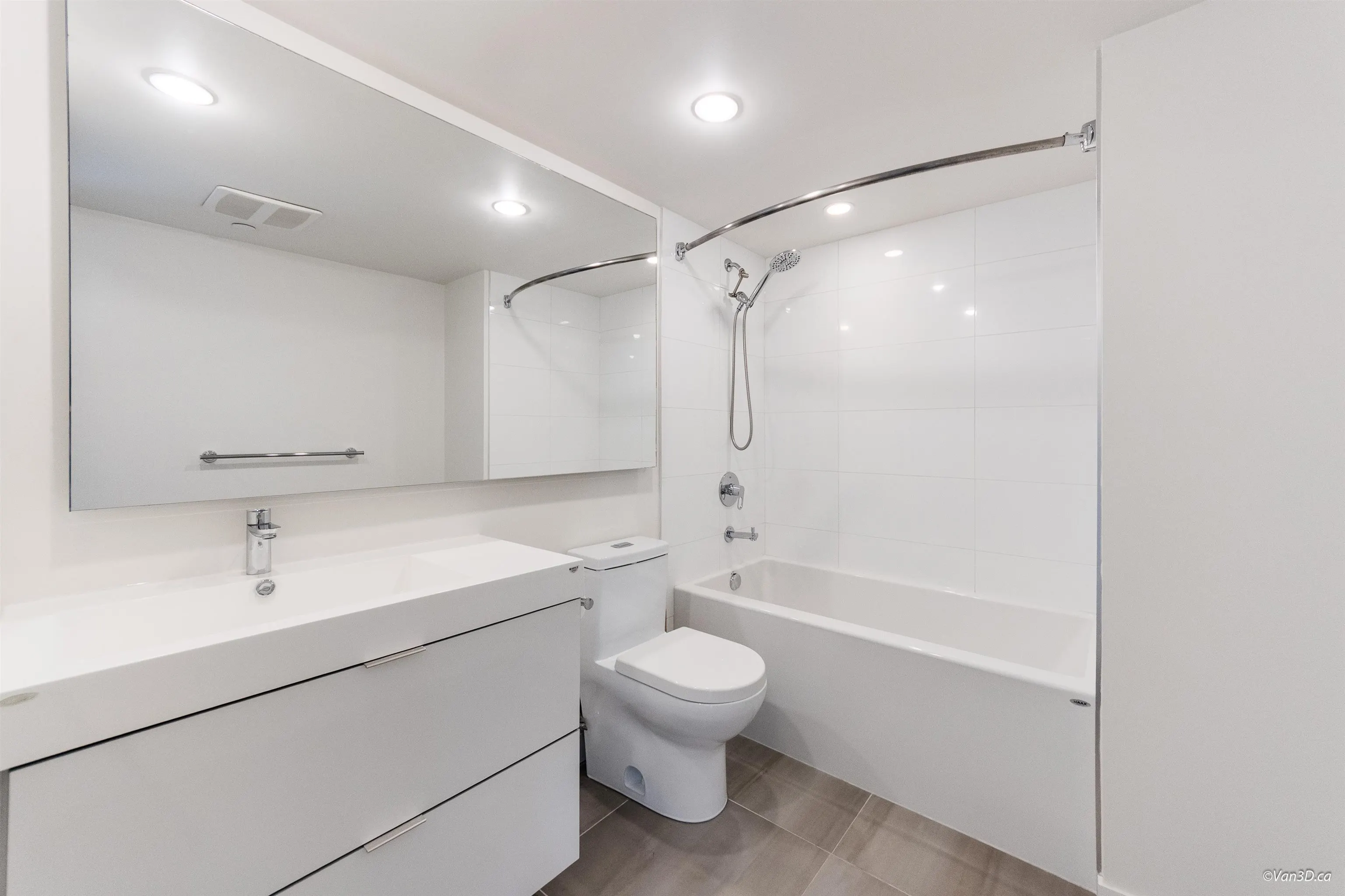 3xx 238 W Broadway