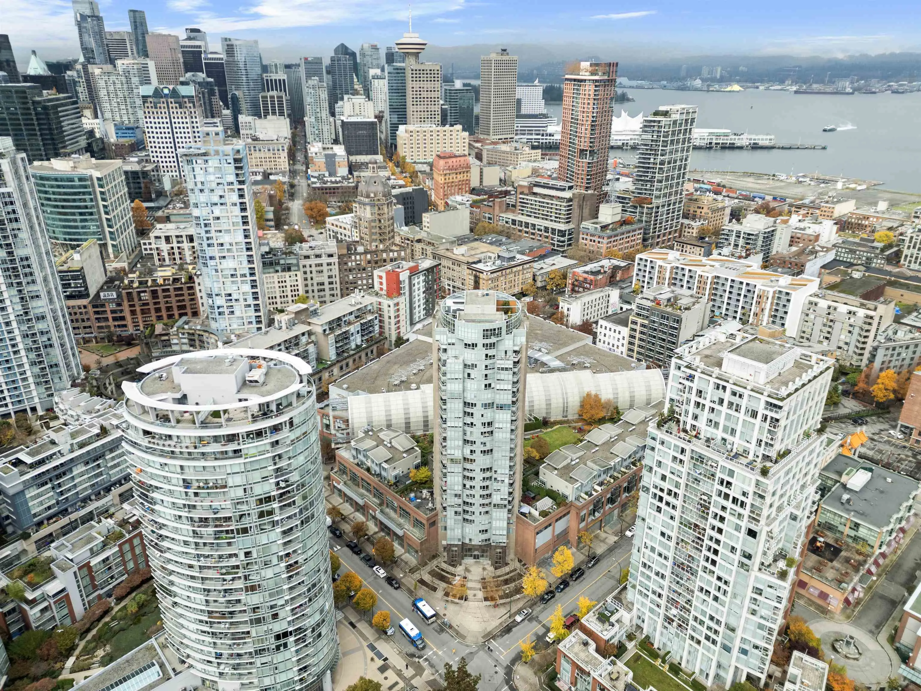 2501 63 Keefer Place