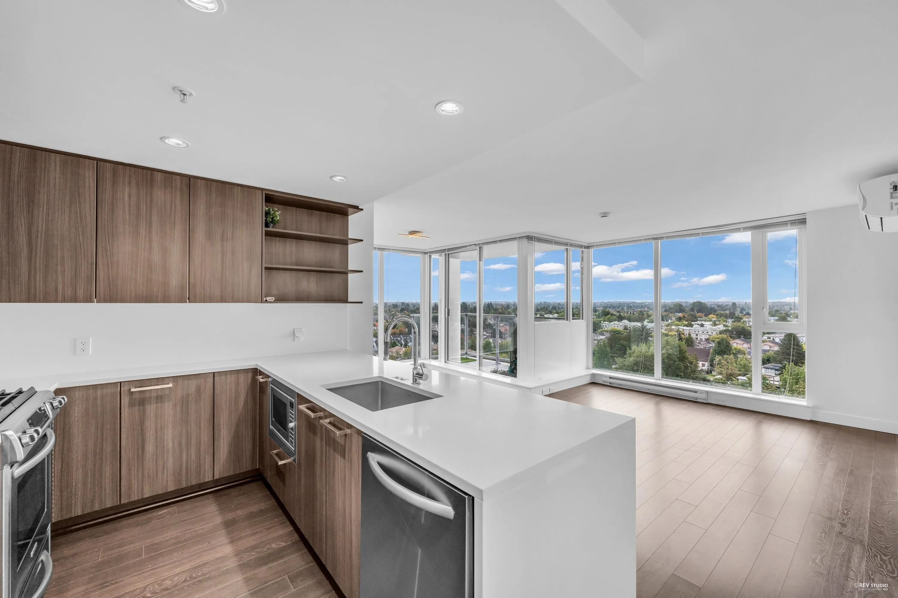 1802 8288 Granville Avenue