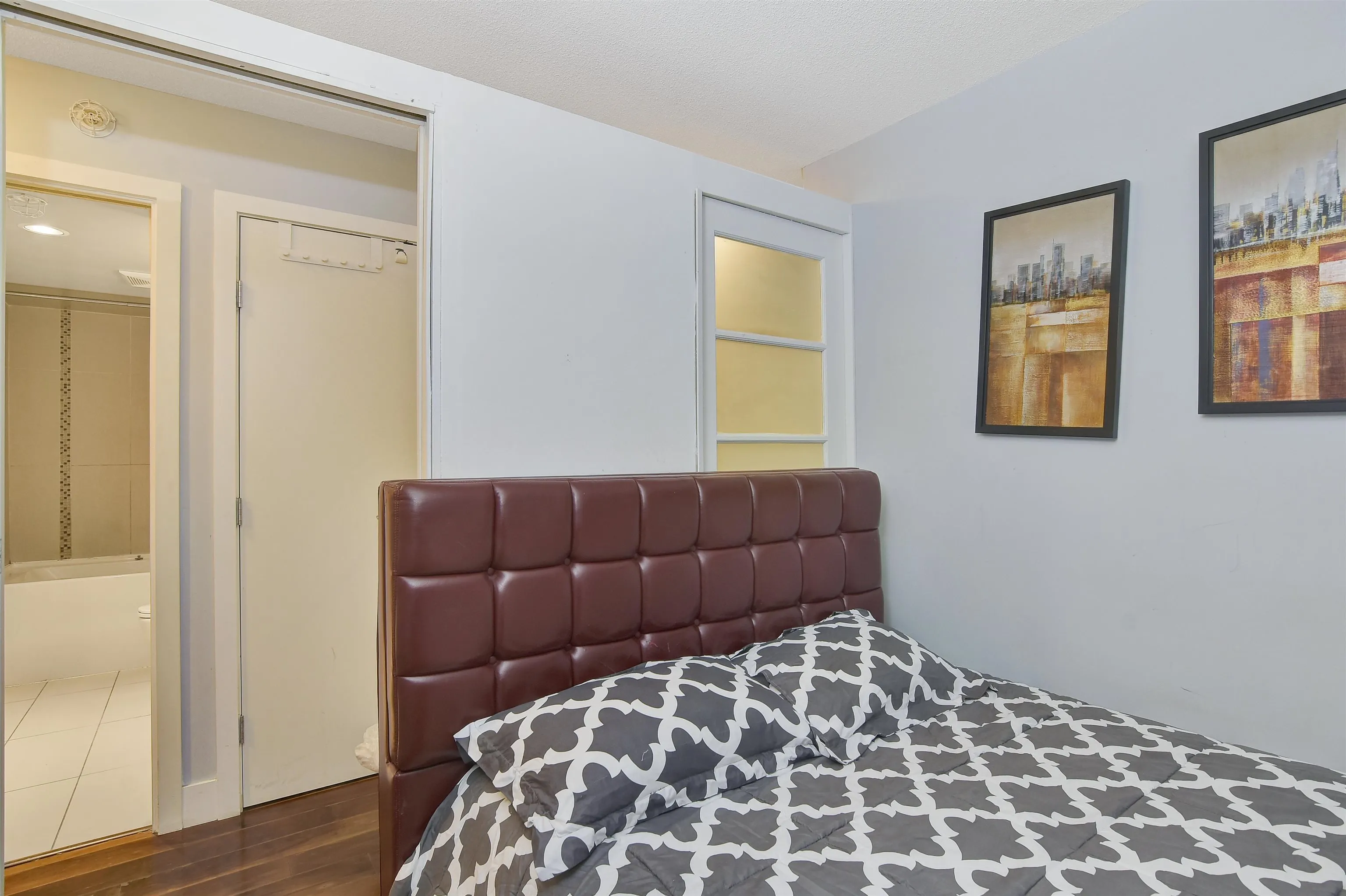 418 1088 Richards Street