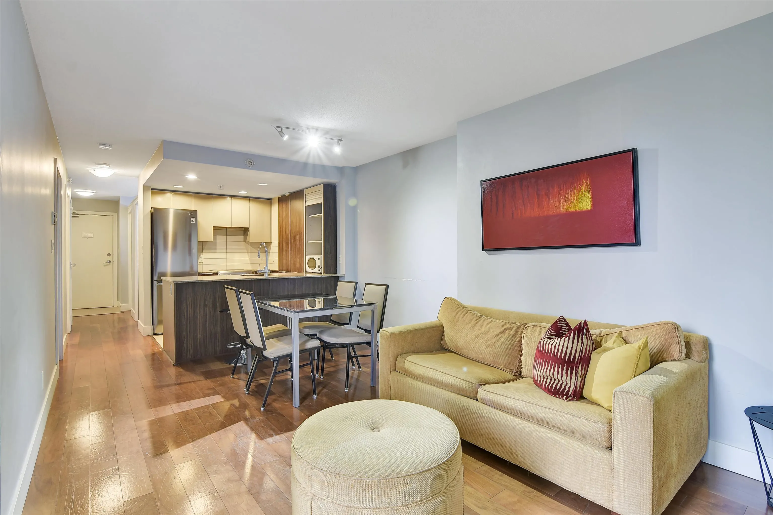 418 1088 Richards Street