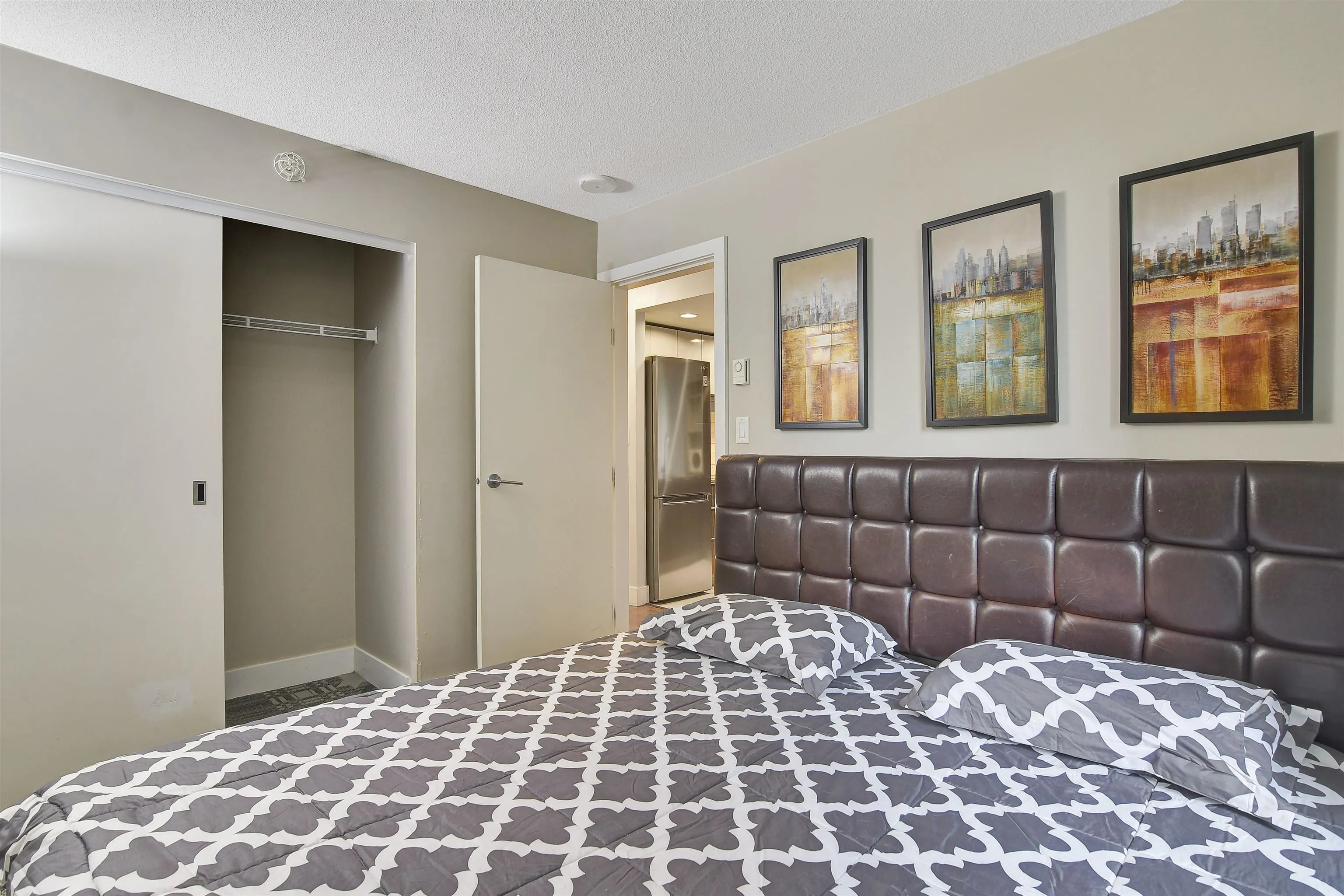 418 1088 Richards Street