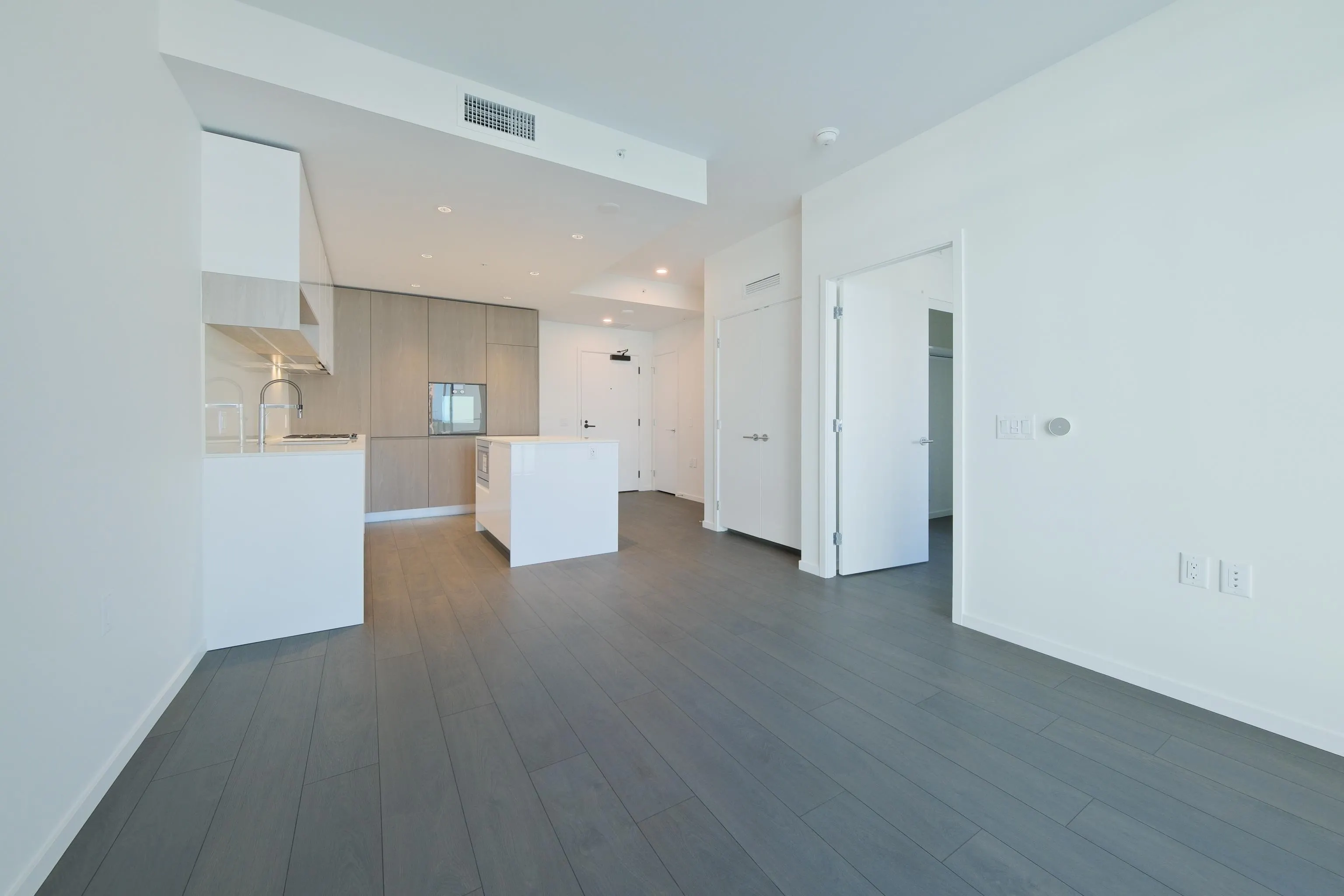 762 6600 Minoru Boulevard