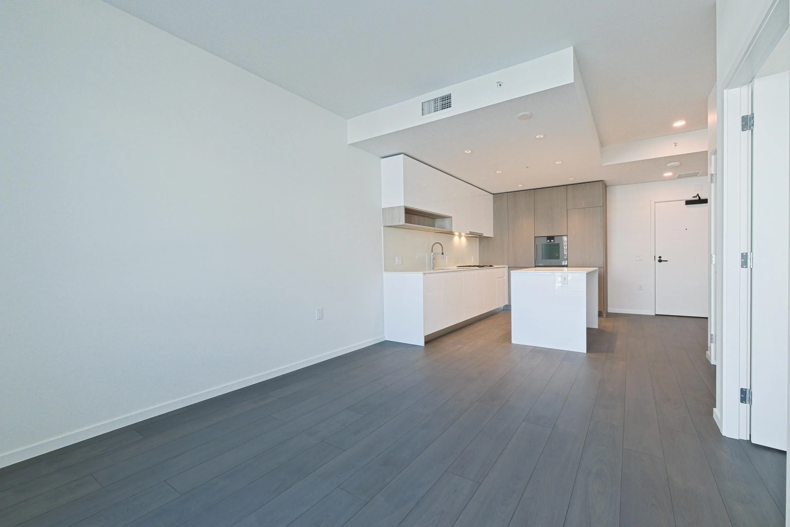 762 6600 Minoru Boulevard