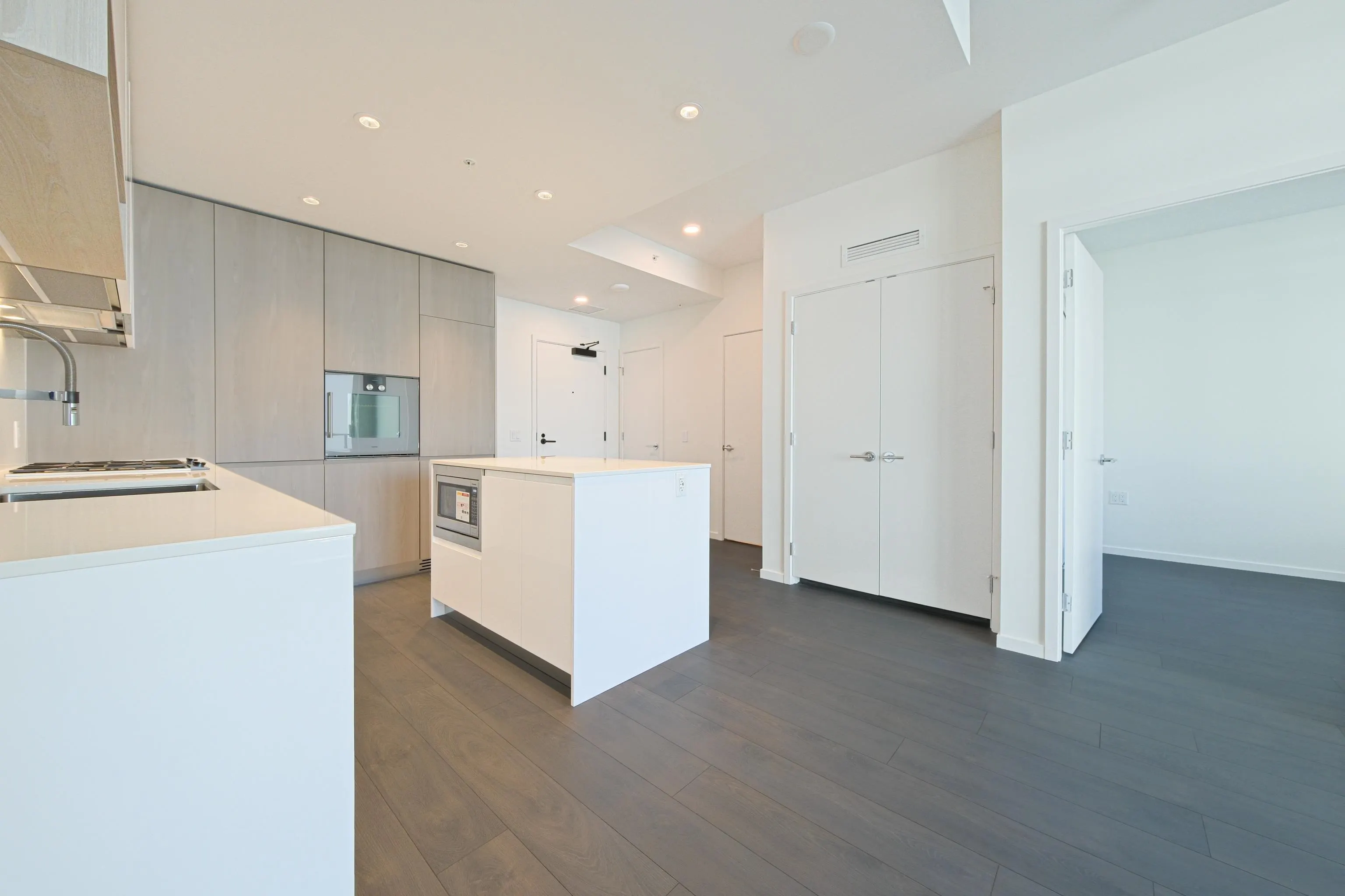 762 6600 Minoru Boulevard